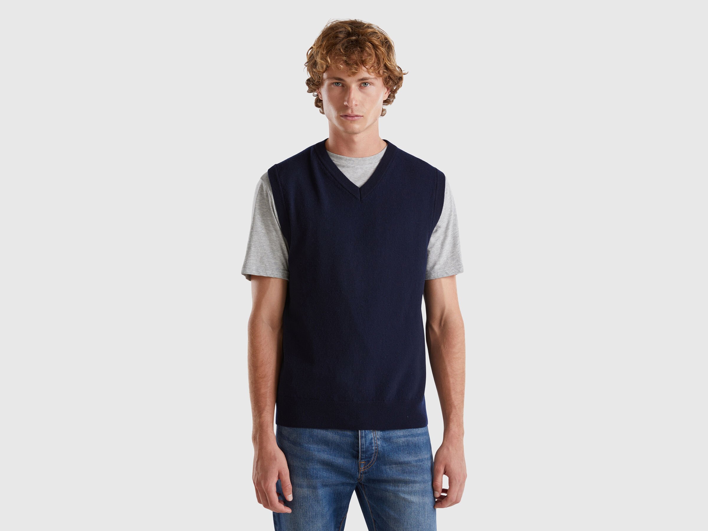 Gilet bleu foncé en pure laine mérinos Gilet bleu foncé en pure laine mérinos