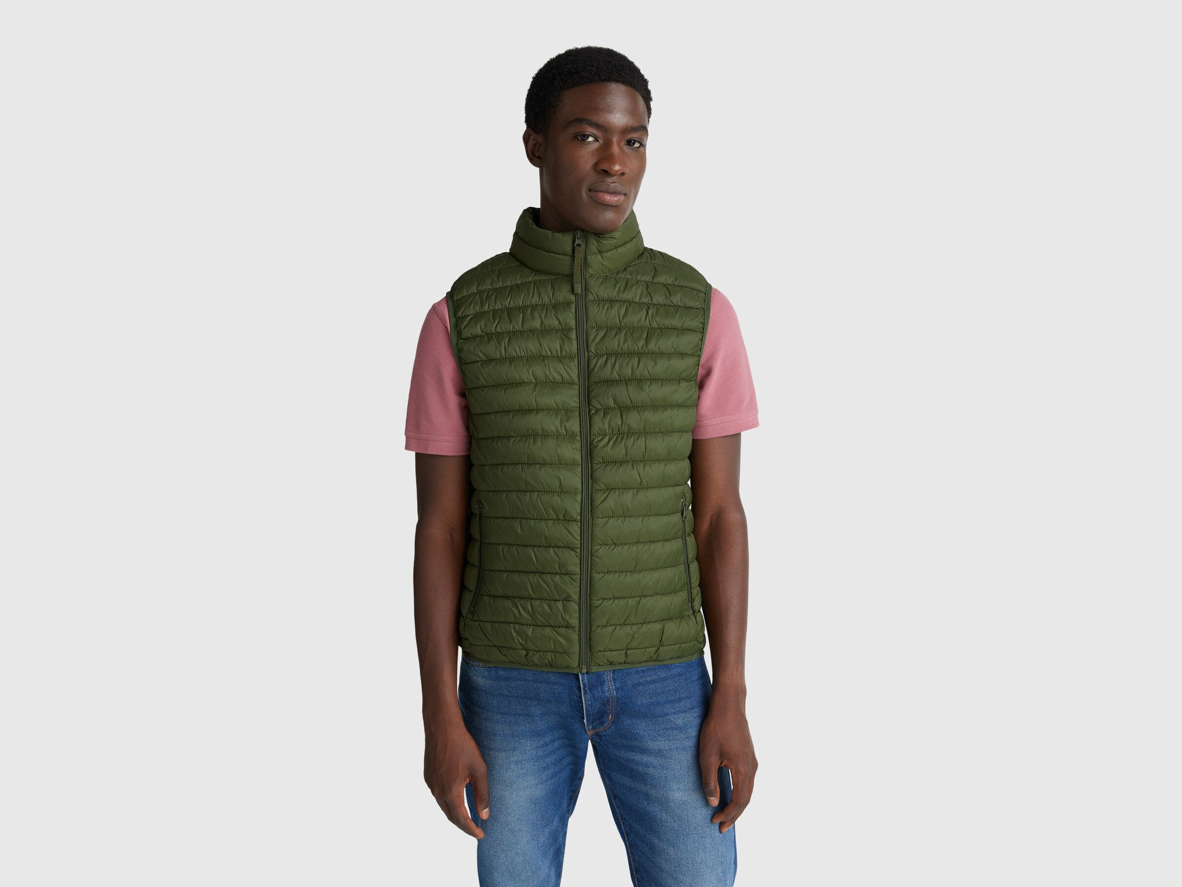 Veste matelassée sans manches coupe régulière Veste matelassée sans manches coupe régulière