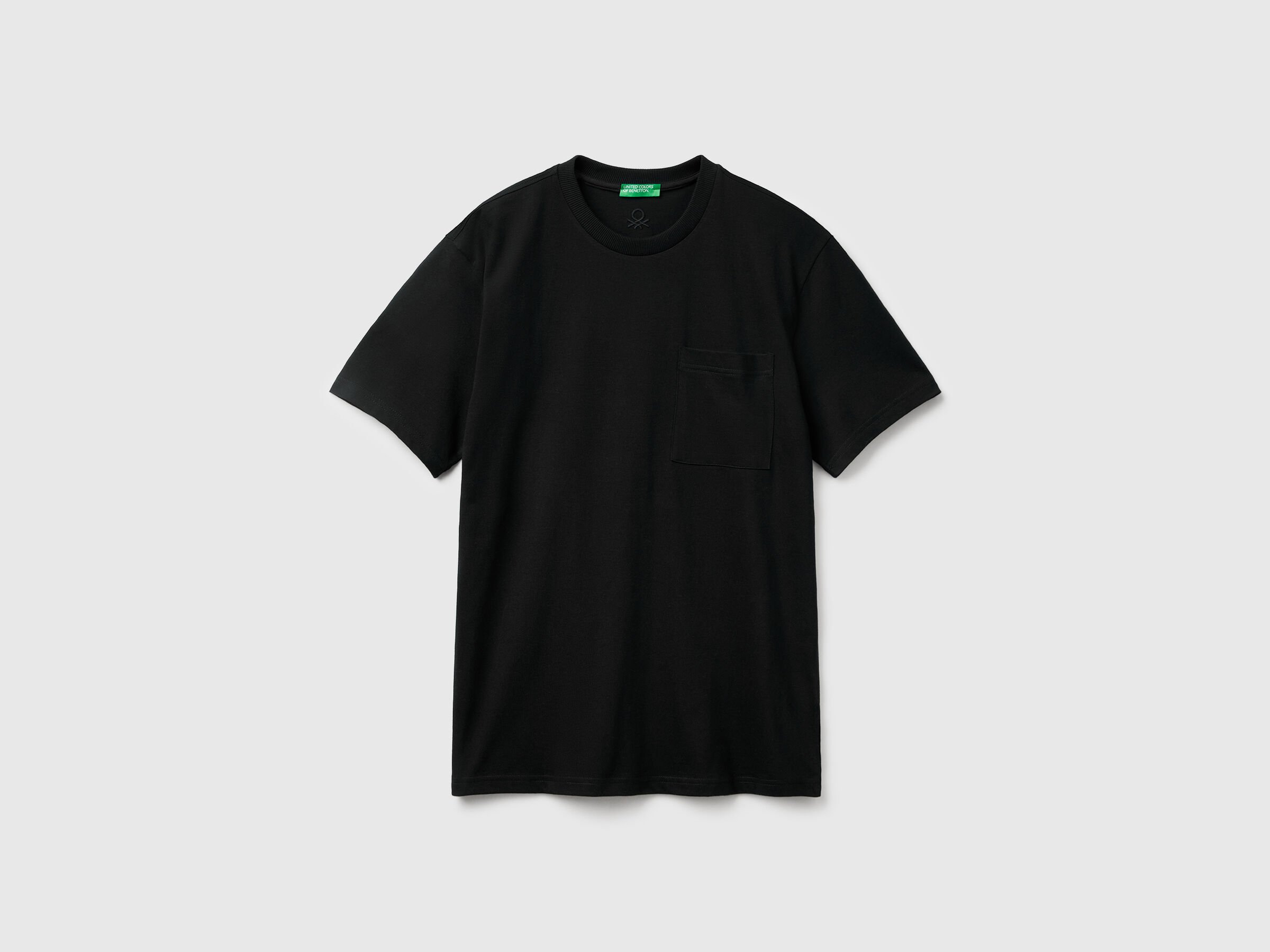 T-shirt noir en coton bio à petite poche – Image 5