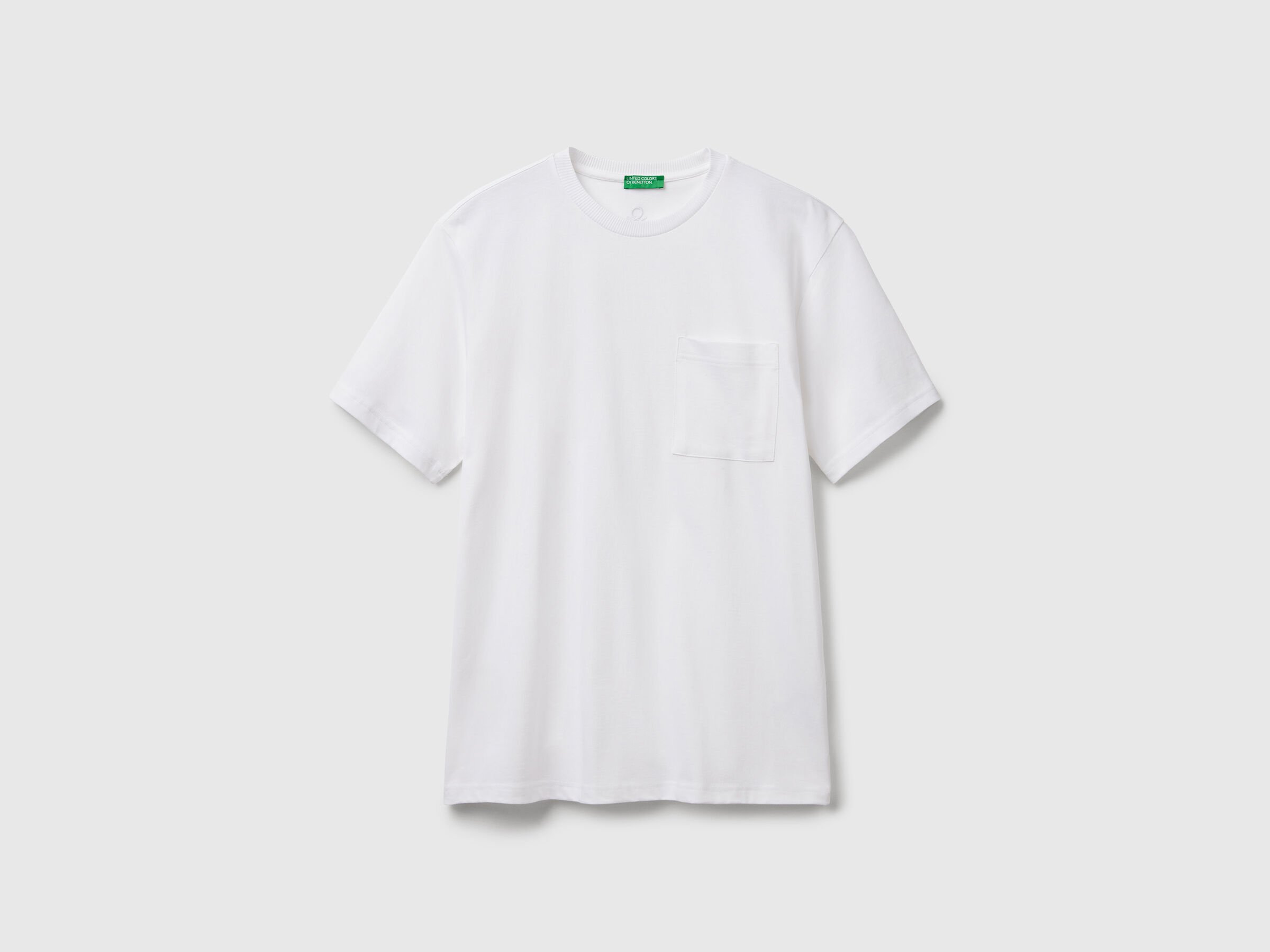 T-shirt blanc en coton bio à petite poche – Image 4