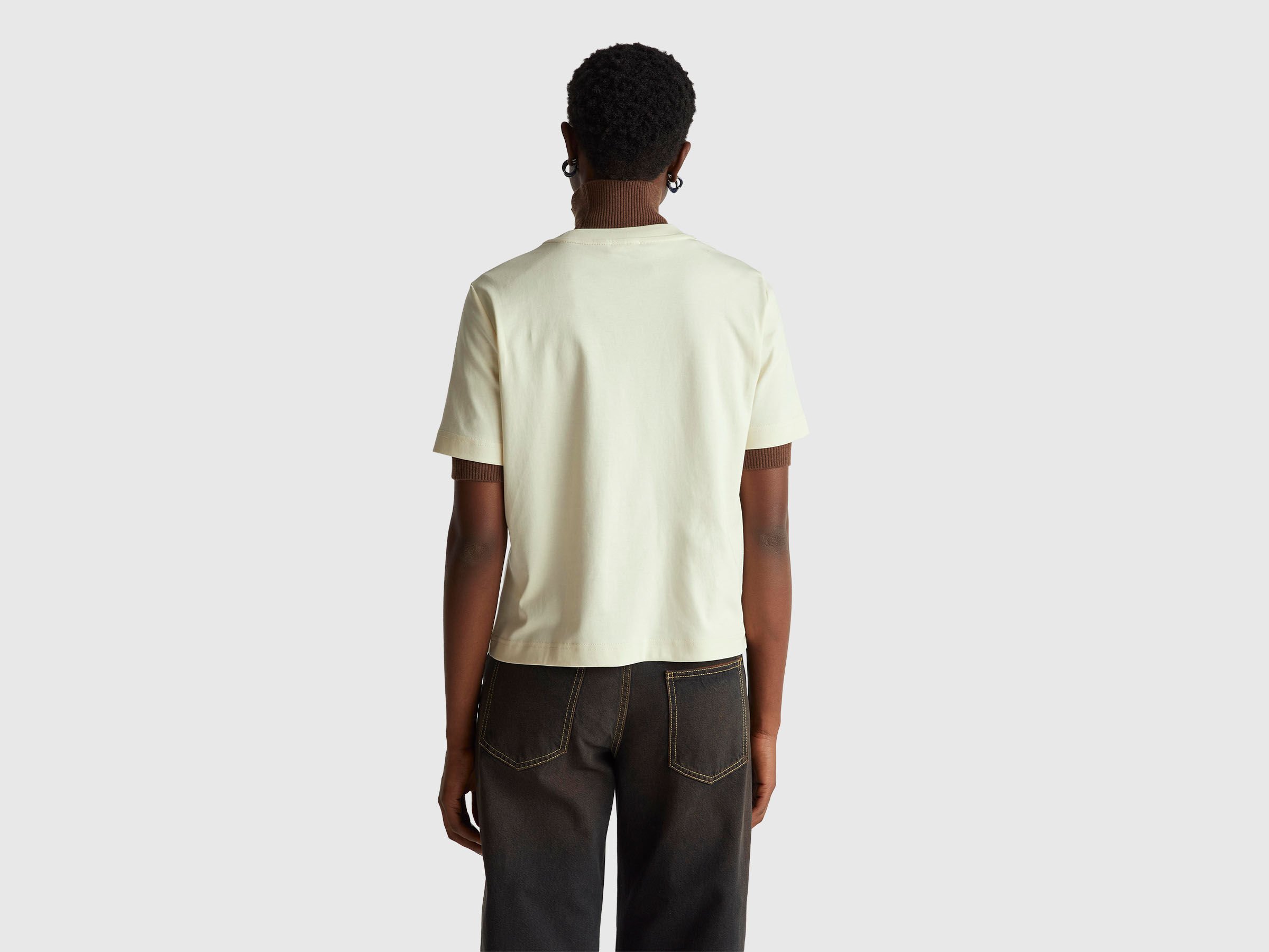 T-shirt avec imprimé et broderie – Image 2