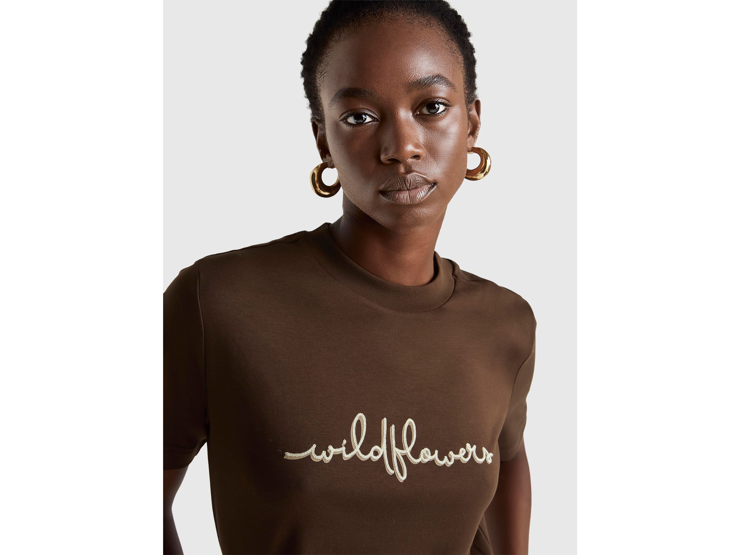 T-shirt avec imprimé et broderie – Image 4