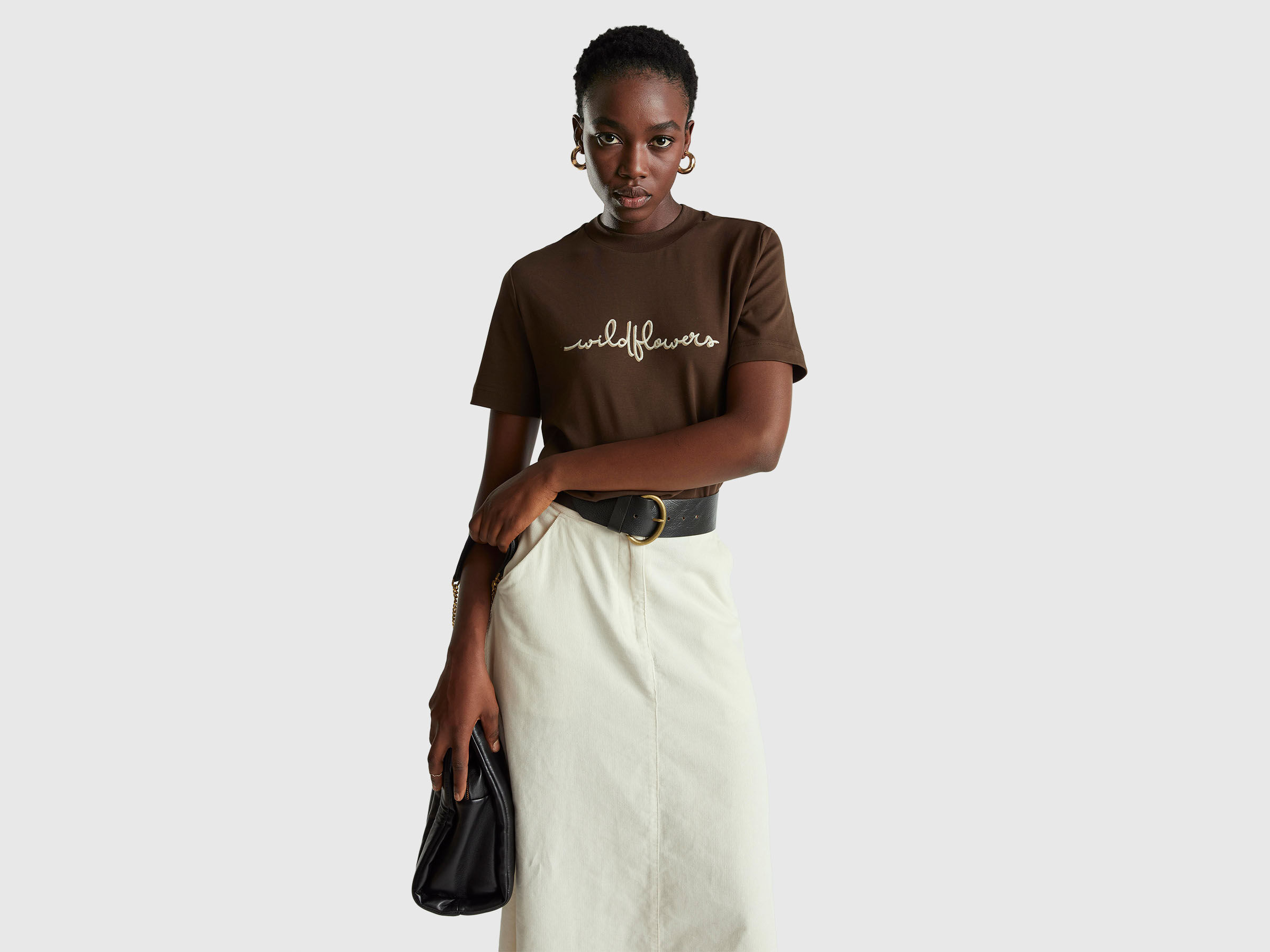 T-shirt avec imprimé et broderie T-shirt avec imprimé et broderie