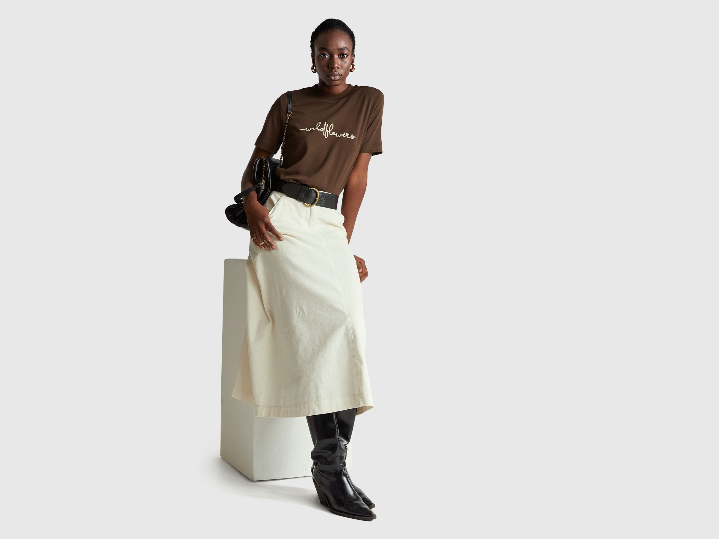T-shirt avec imprimé et broderie – Image 3