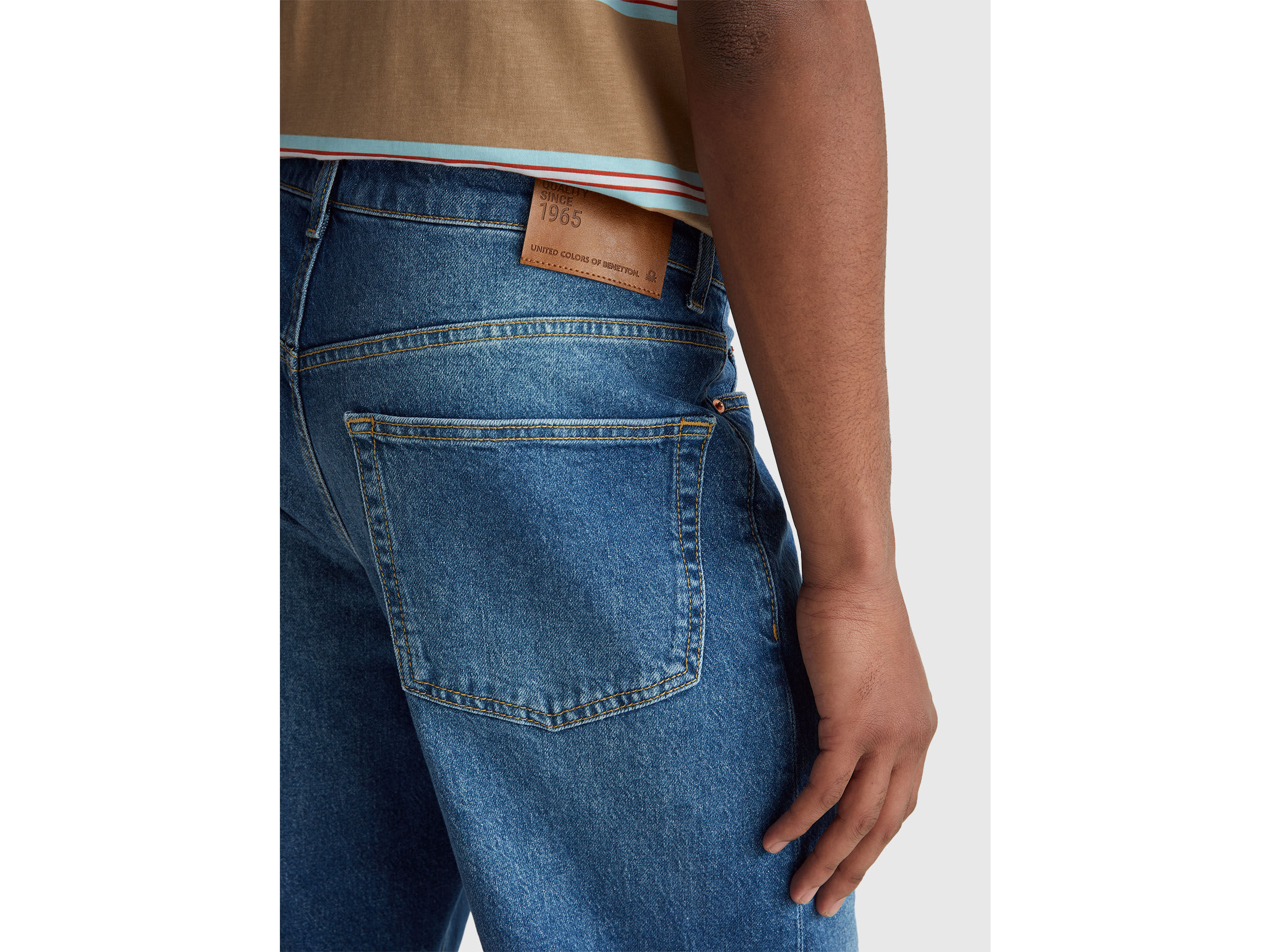 Jean coupe droite à cinq poches – Image 4