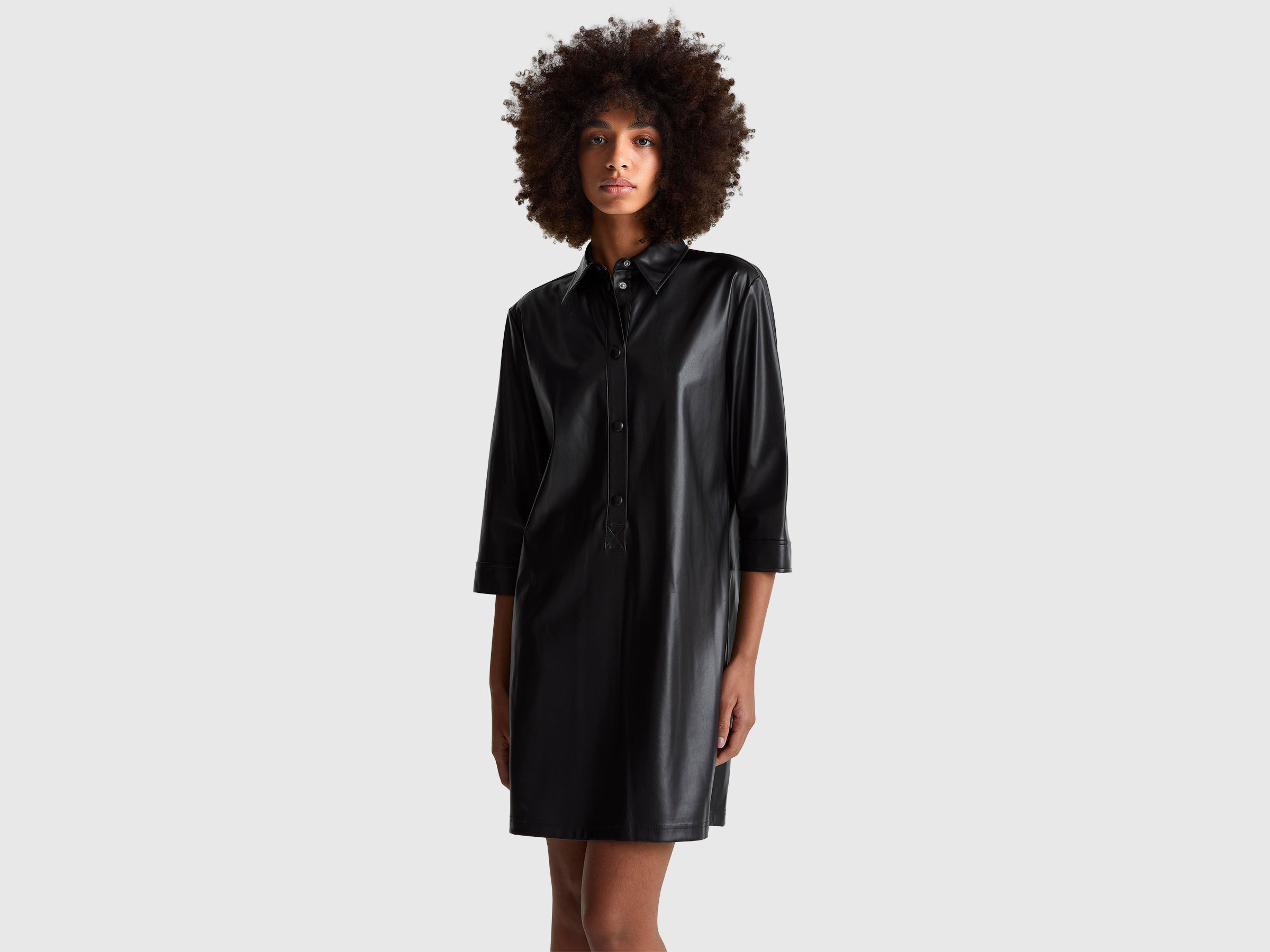 Robe avec col en tissu enduit Robe avec col en tissu enduit