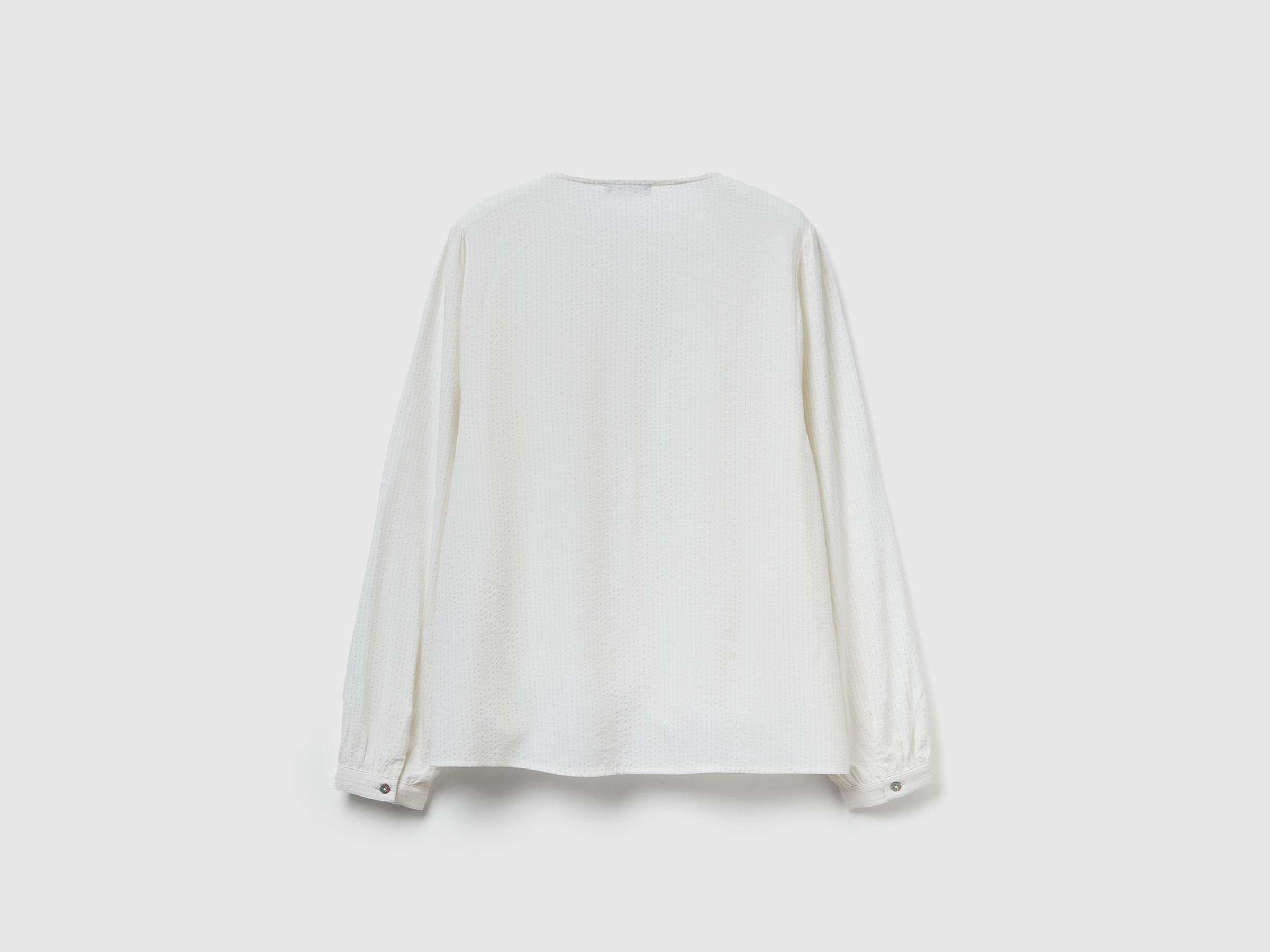 Chemise rayée à col en V – Image 2