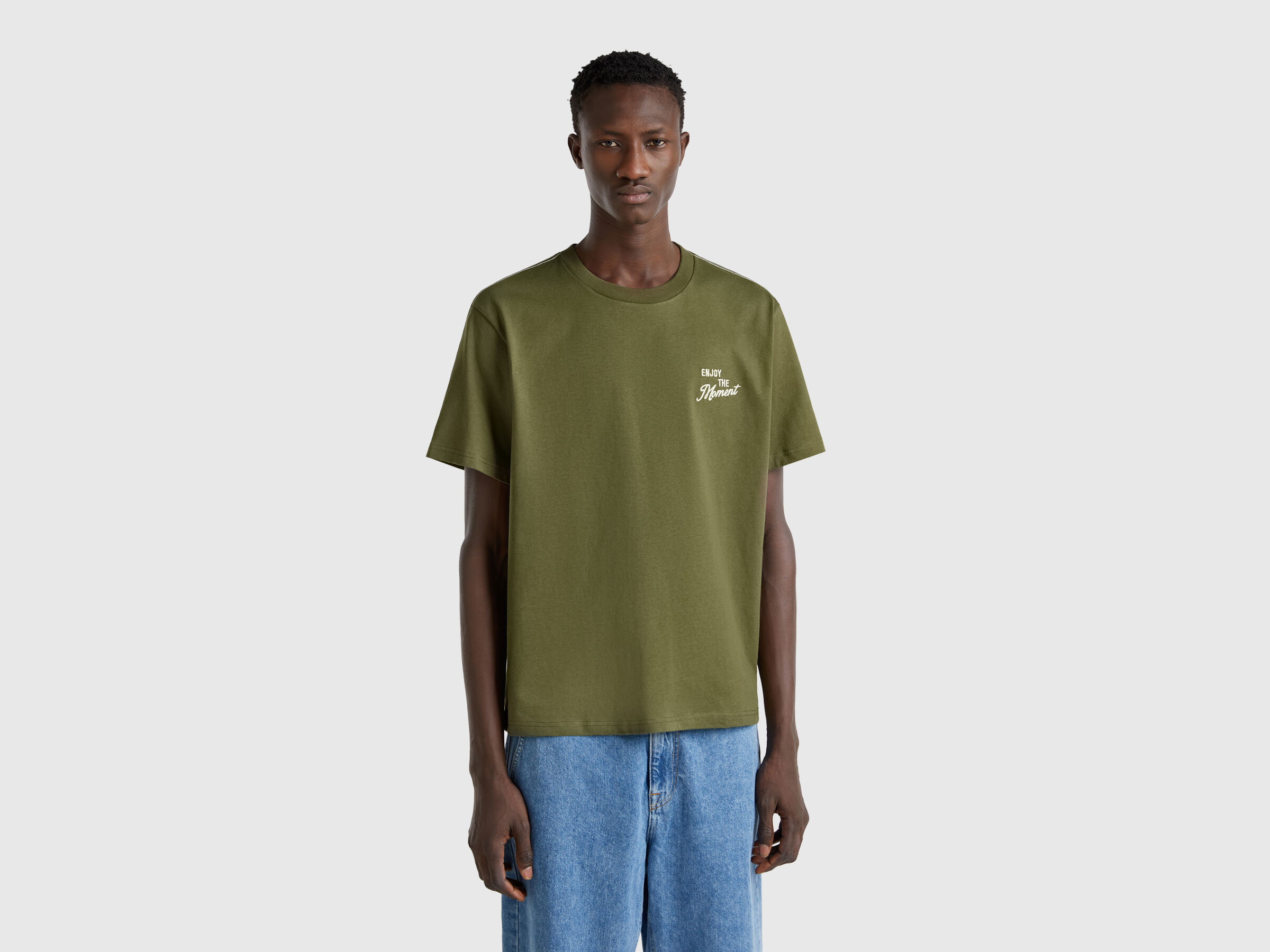 T-shirt en coton avec broderie T-shirt en coton avec broderie