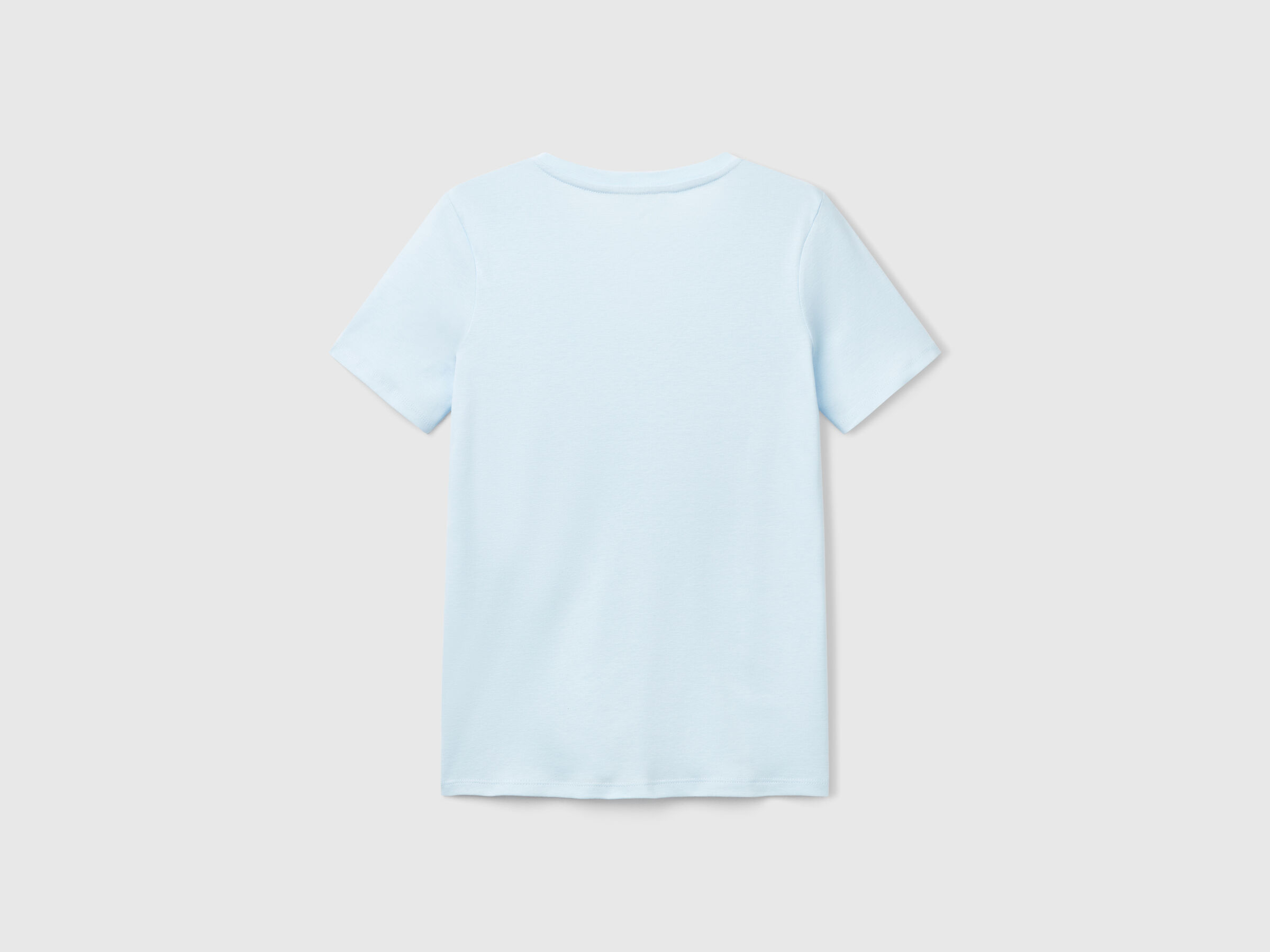 T-shirt bleu clair en pur coton à col en V – Image 2