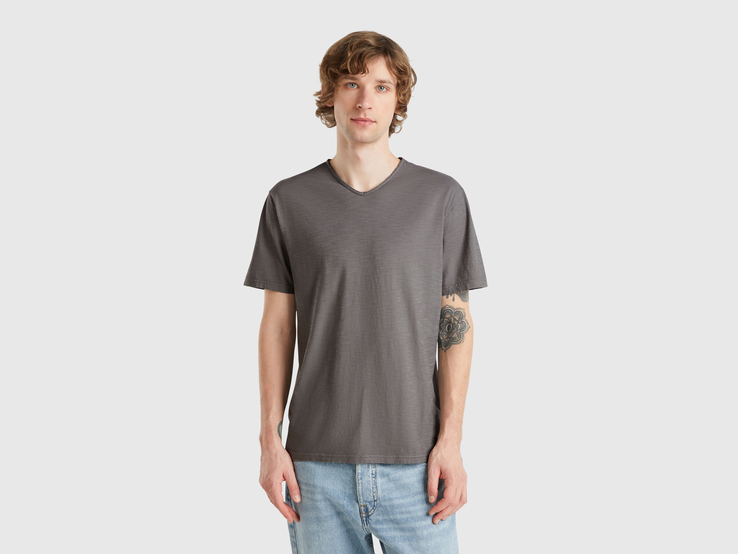 T-shirt 100% coton avec col V T-shirt 100% coton avec col V