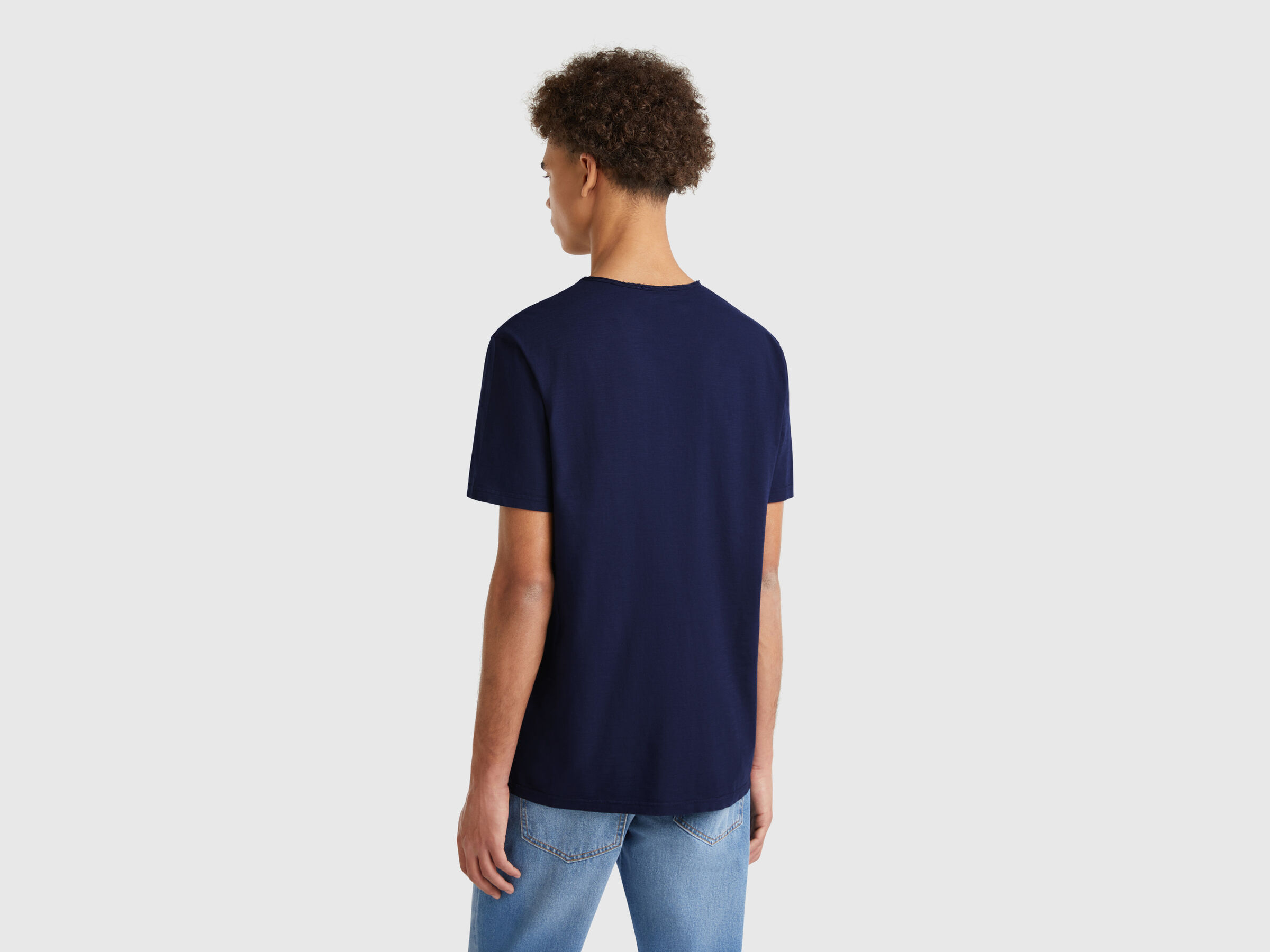T-shirt 100% coton avec col V – Image 2