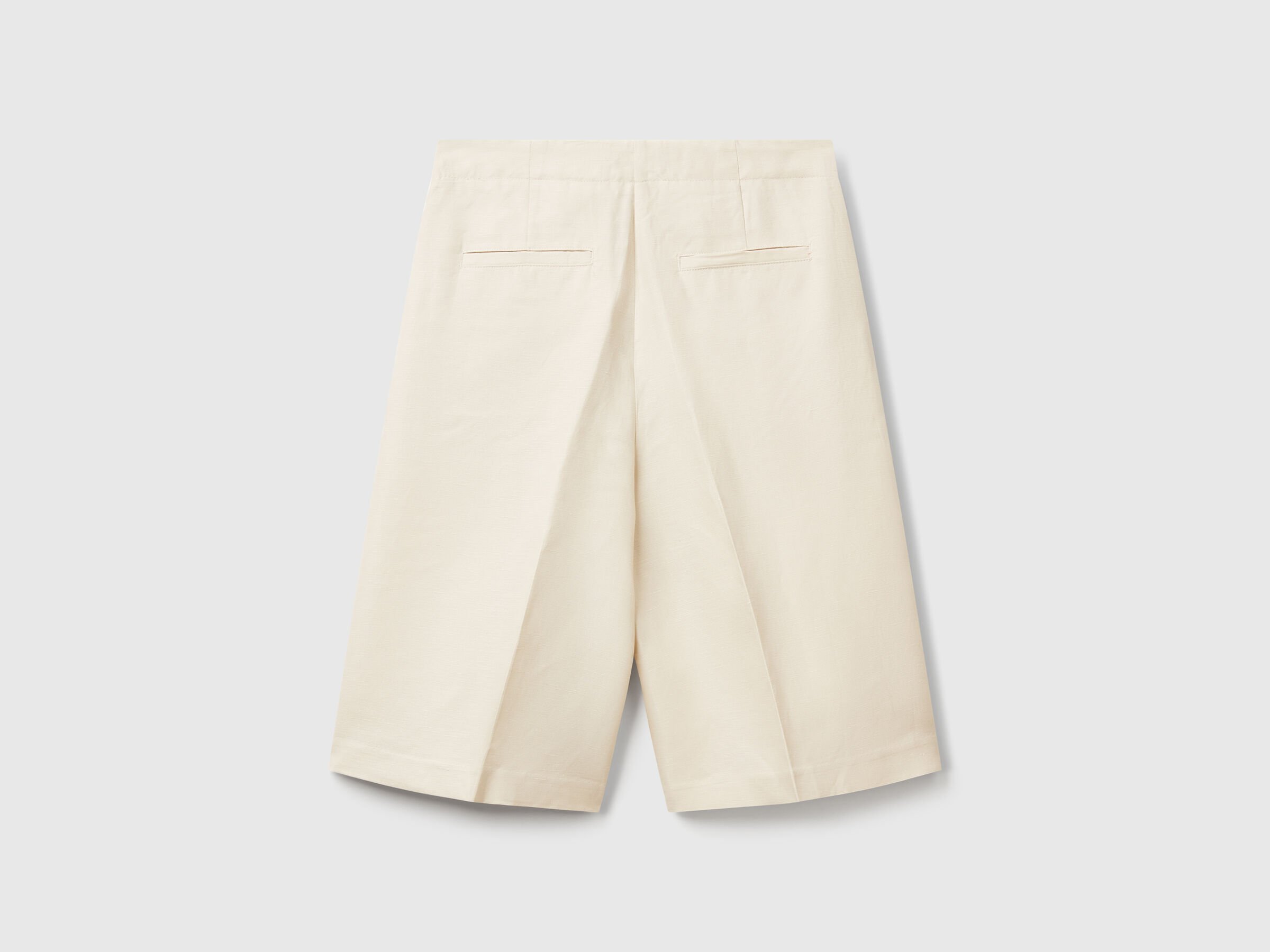 Bermuda mi-long en lin mélangé – Image 4