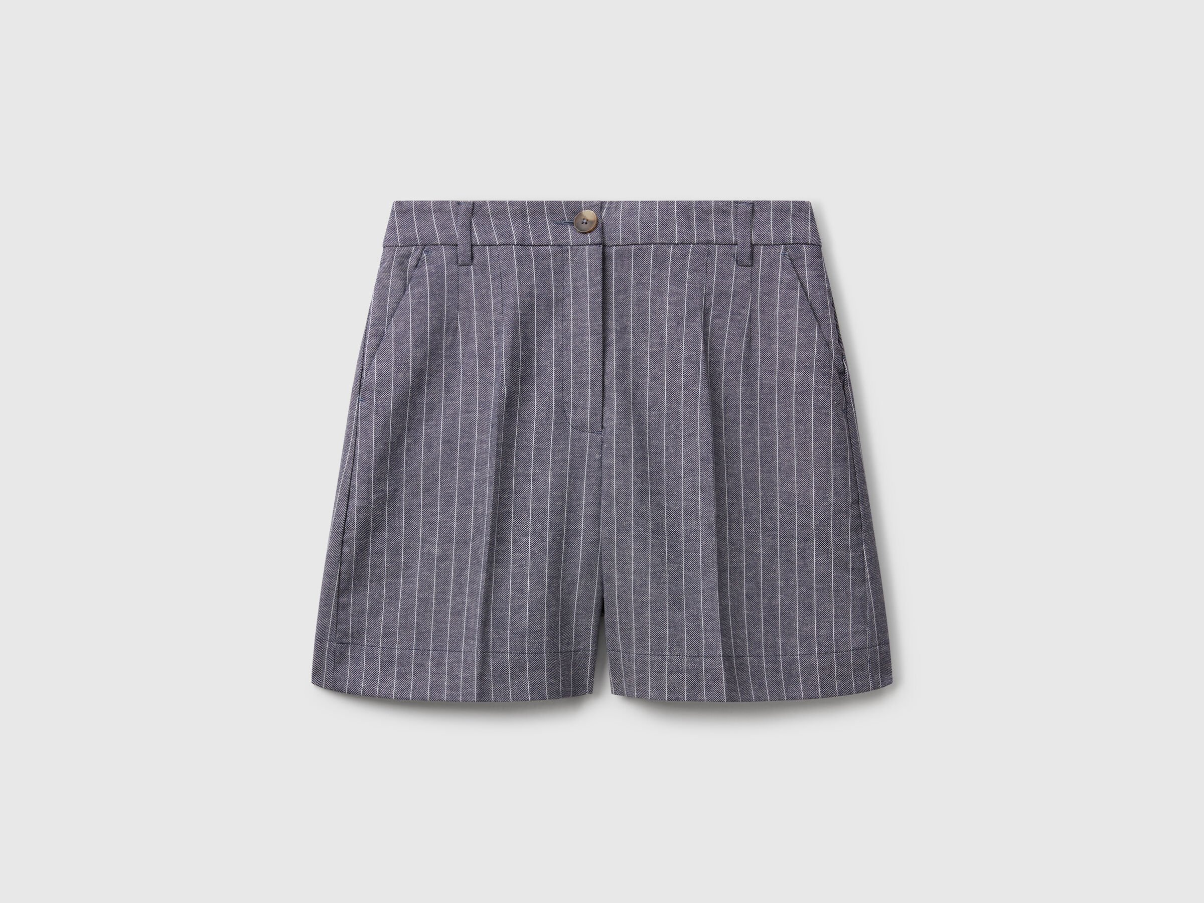 Pantalon court à fines rayures – Image 3