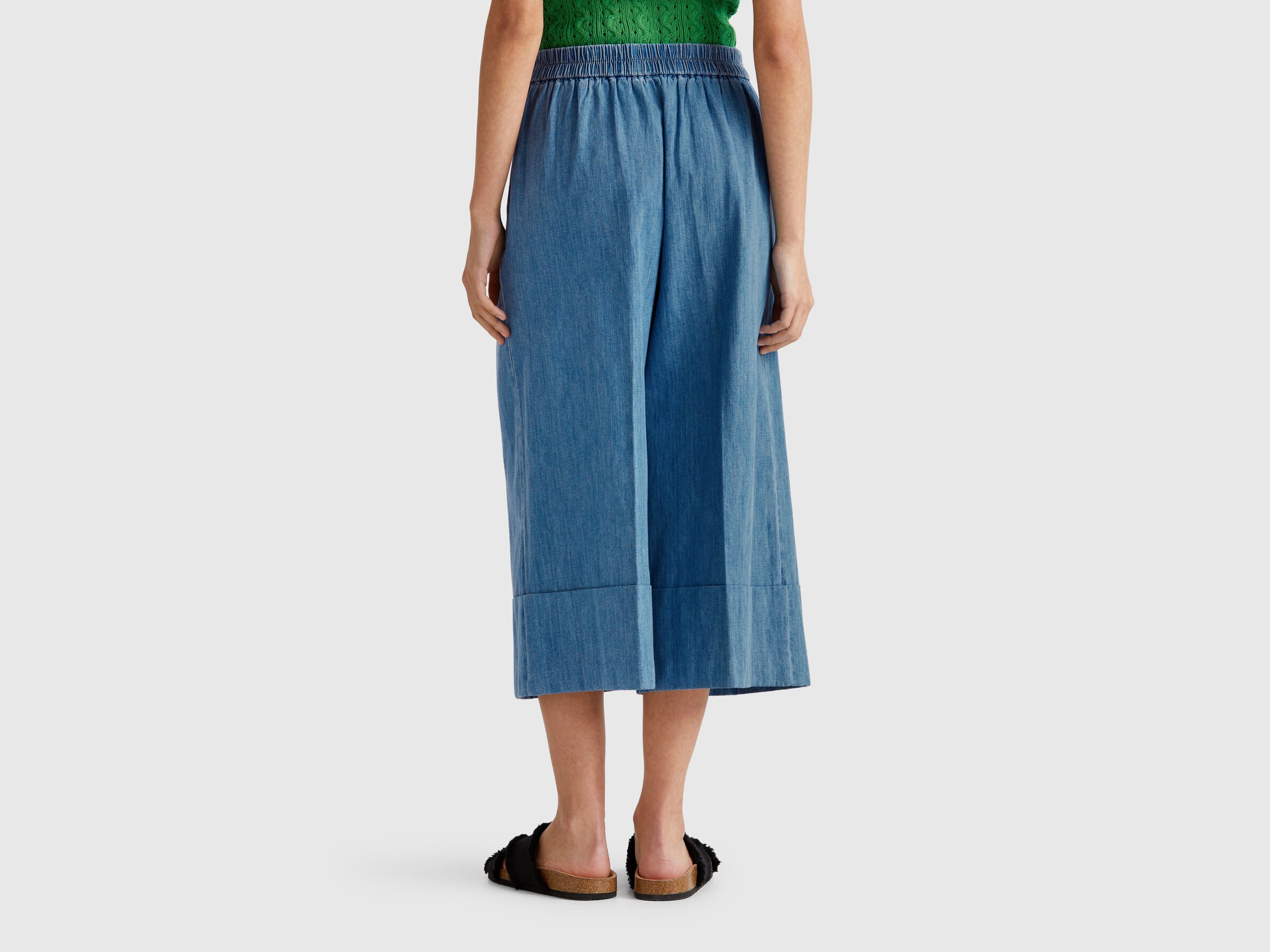 Jean large avec revers – Image 2