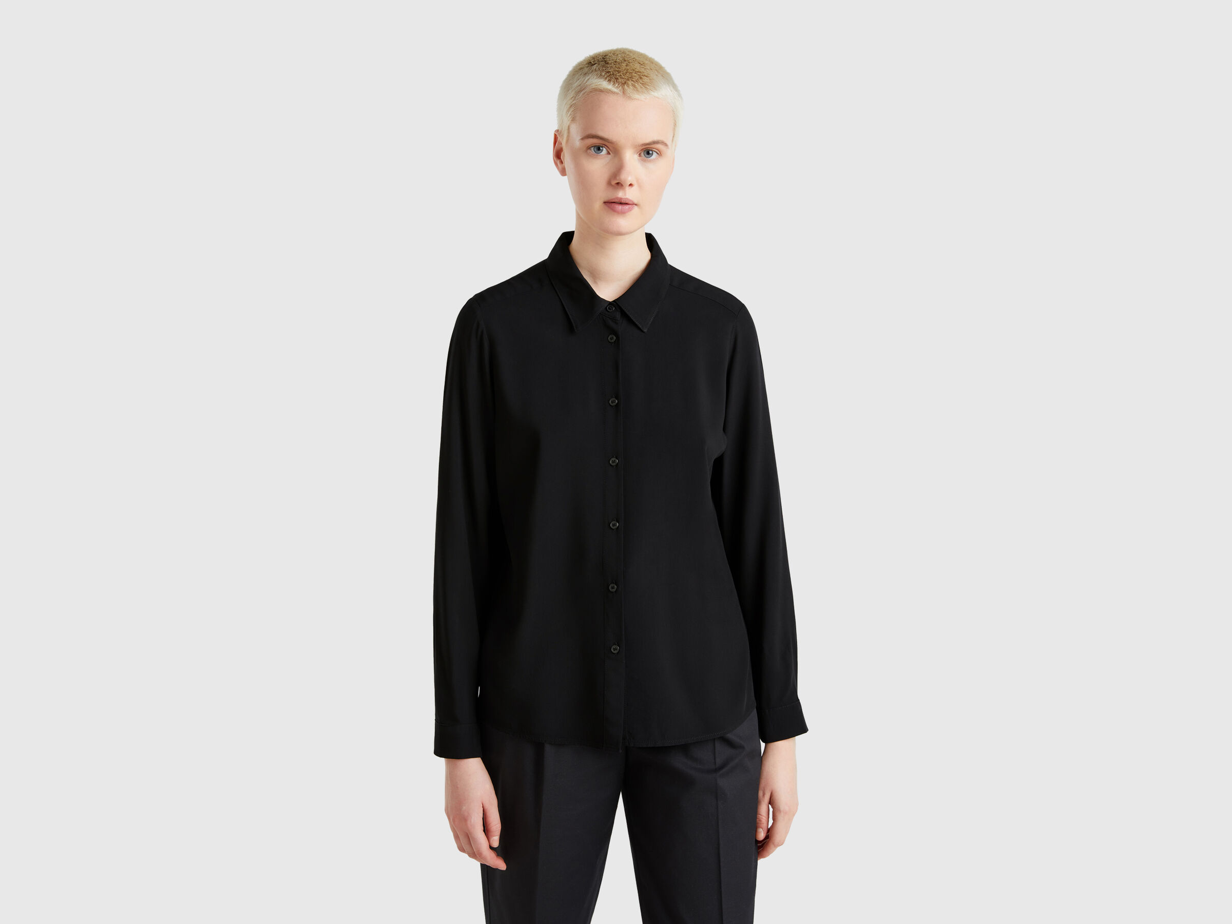 Chemise en viscose coupe classique Chemise en viscose coupe classique