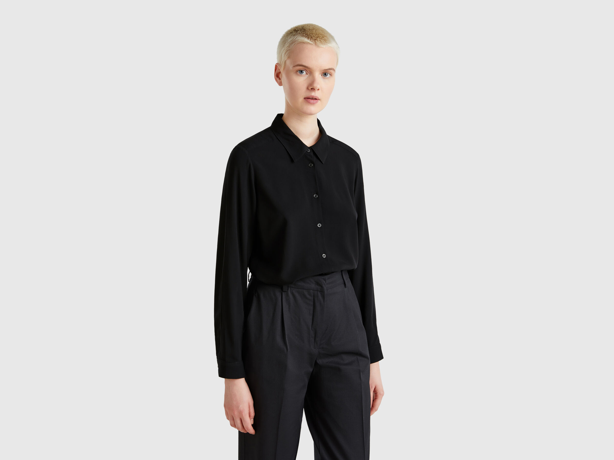 Chemise en viscose coupe classique – Image 5