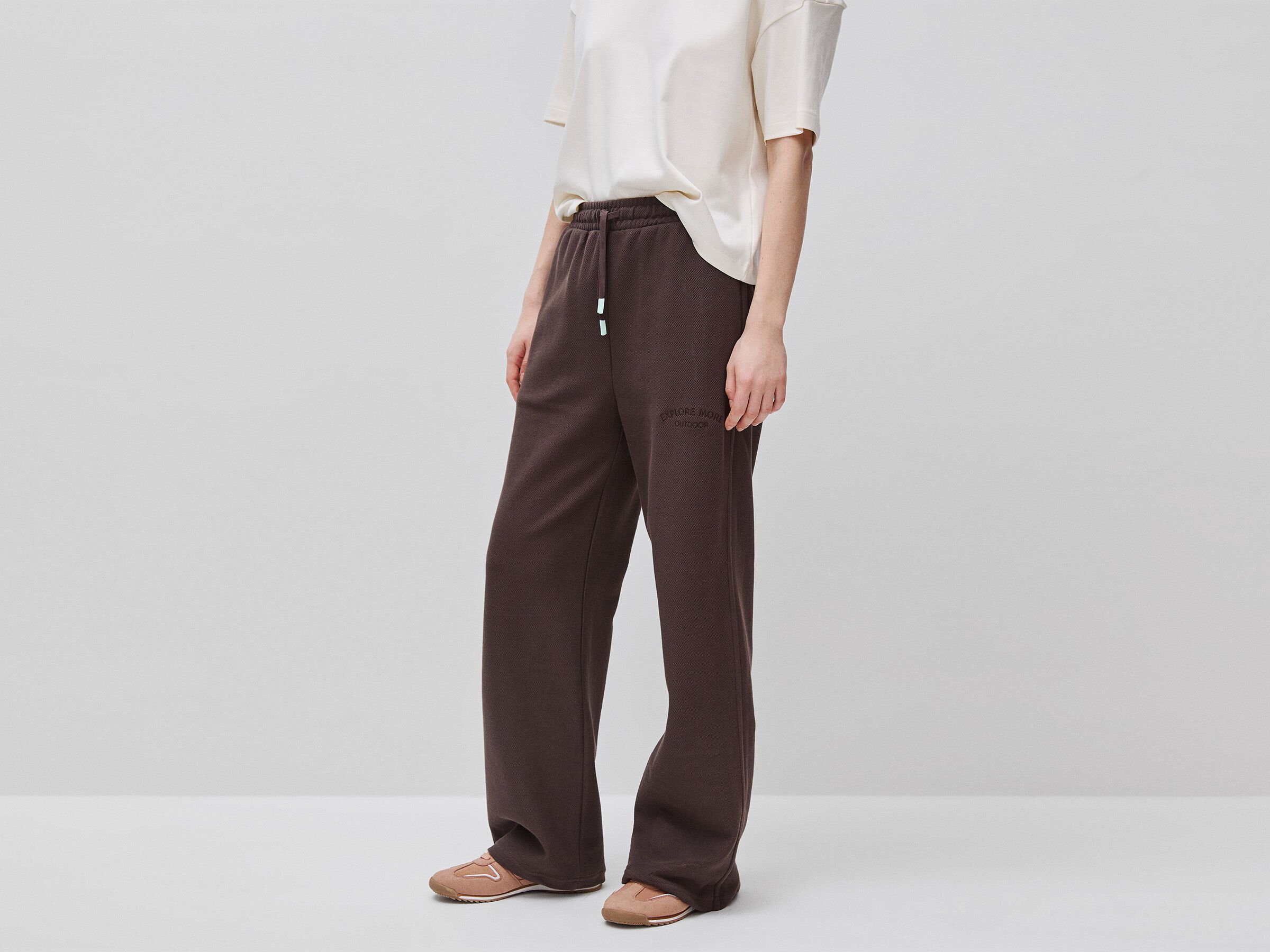 Pantalon de sport brodé Pantalon de sport brodé