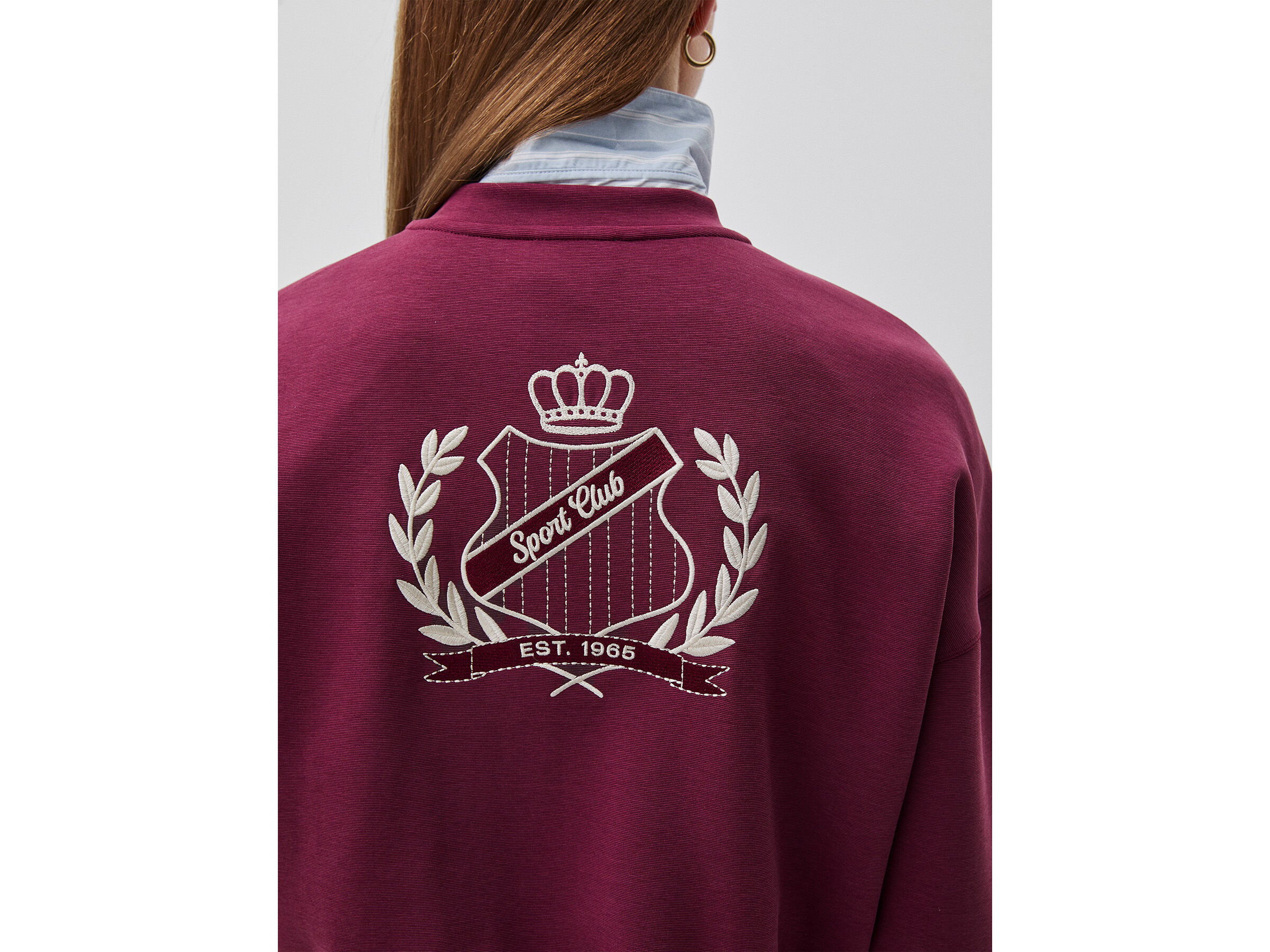 Sweat-shirt à coupe carrée avec écusson au dos – Image 4