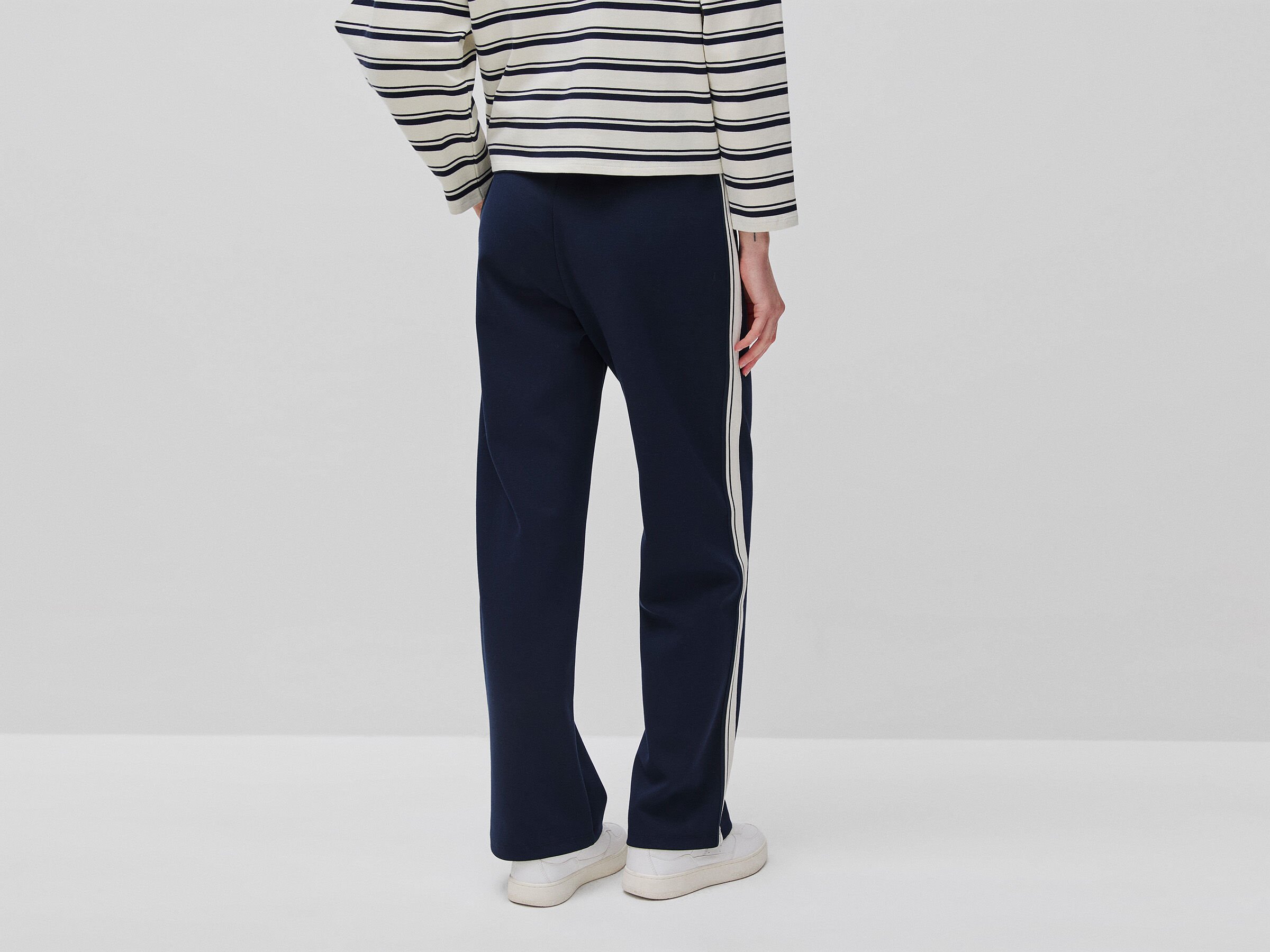 Pantalon à bandes latérales rayées – Image 2
