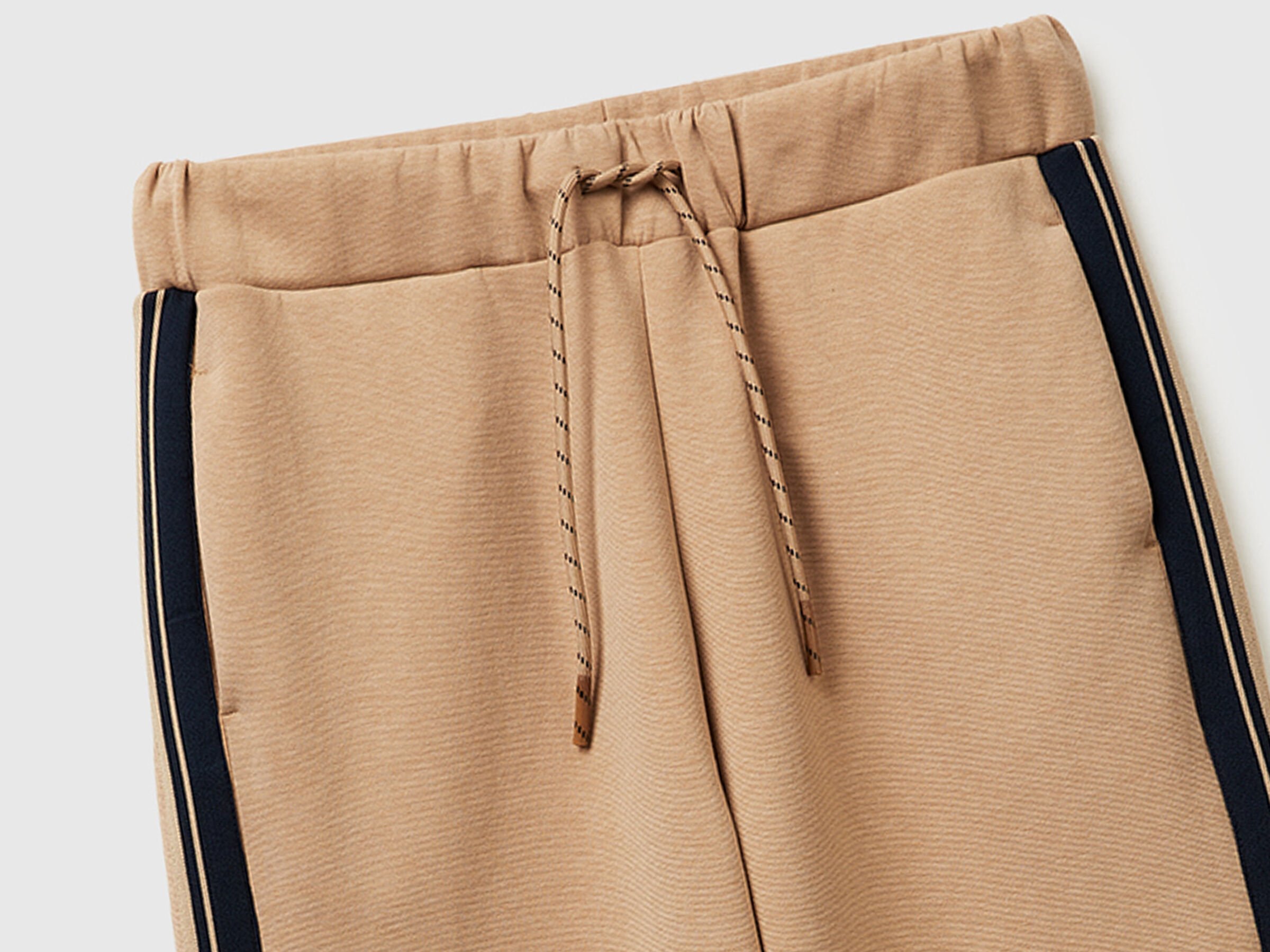 Pantalon à bandes latérales rayées – Image 3