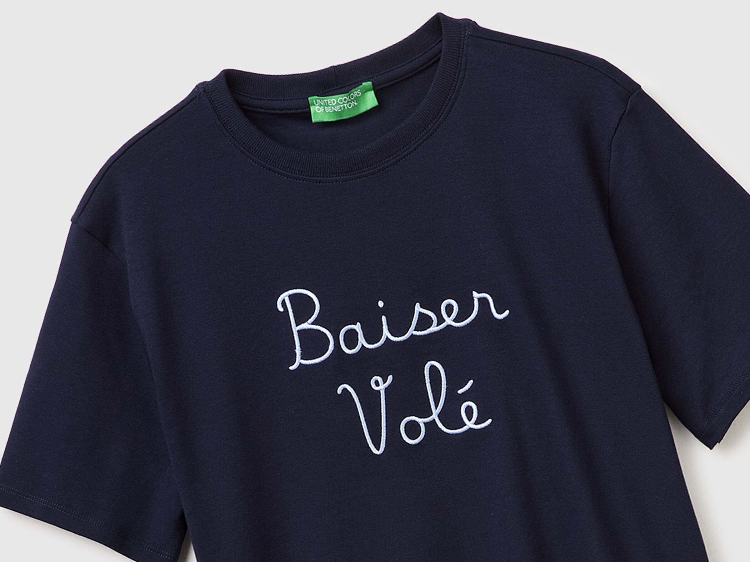 T-shirt avec inscription brodée – Image 3