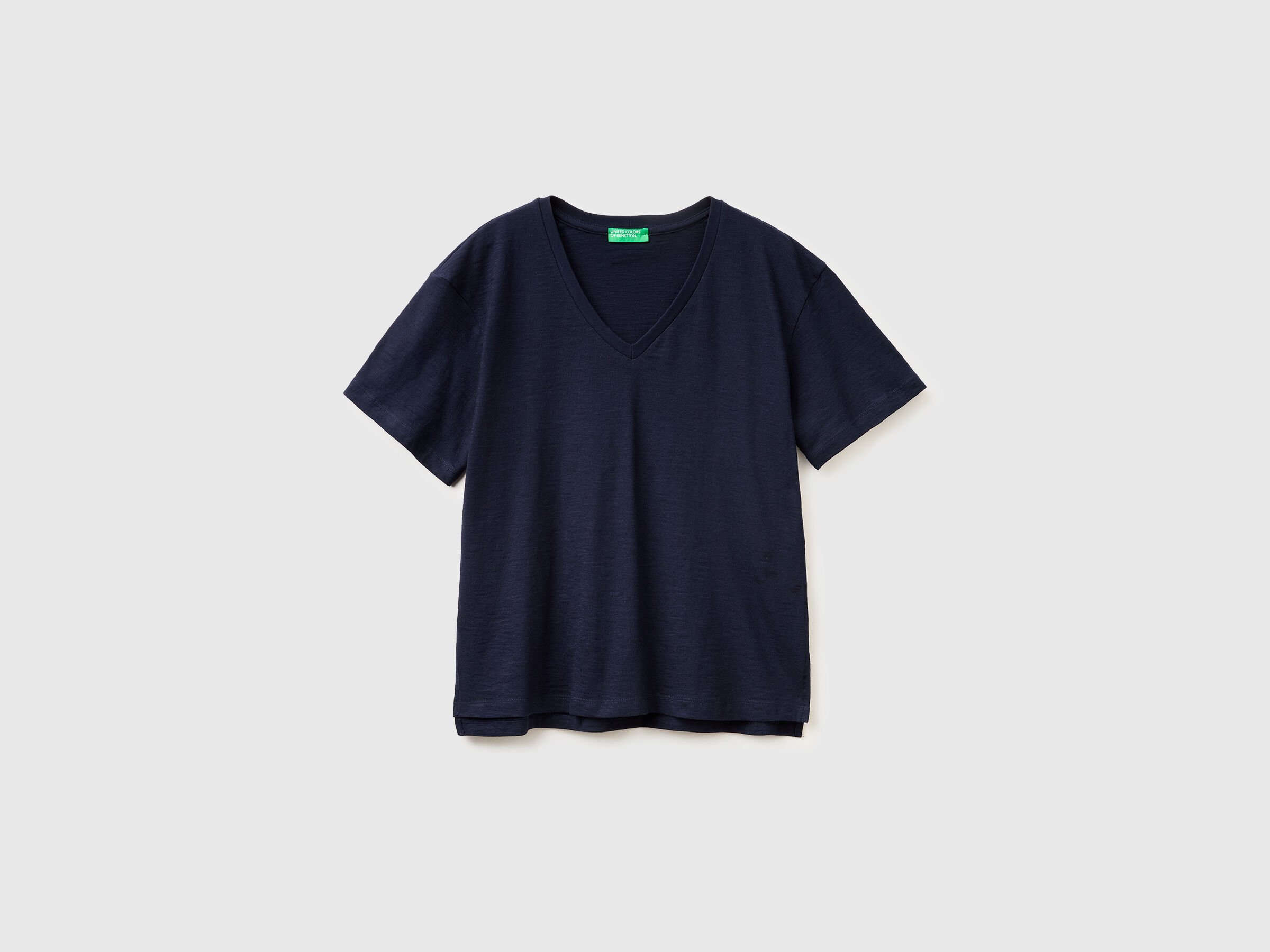 T-shirt léger en coton à col en V T-shirt léger en coton à col en V
