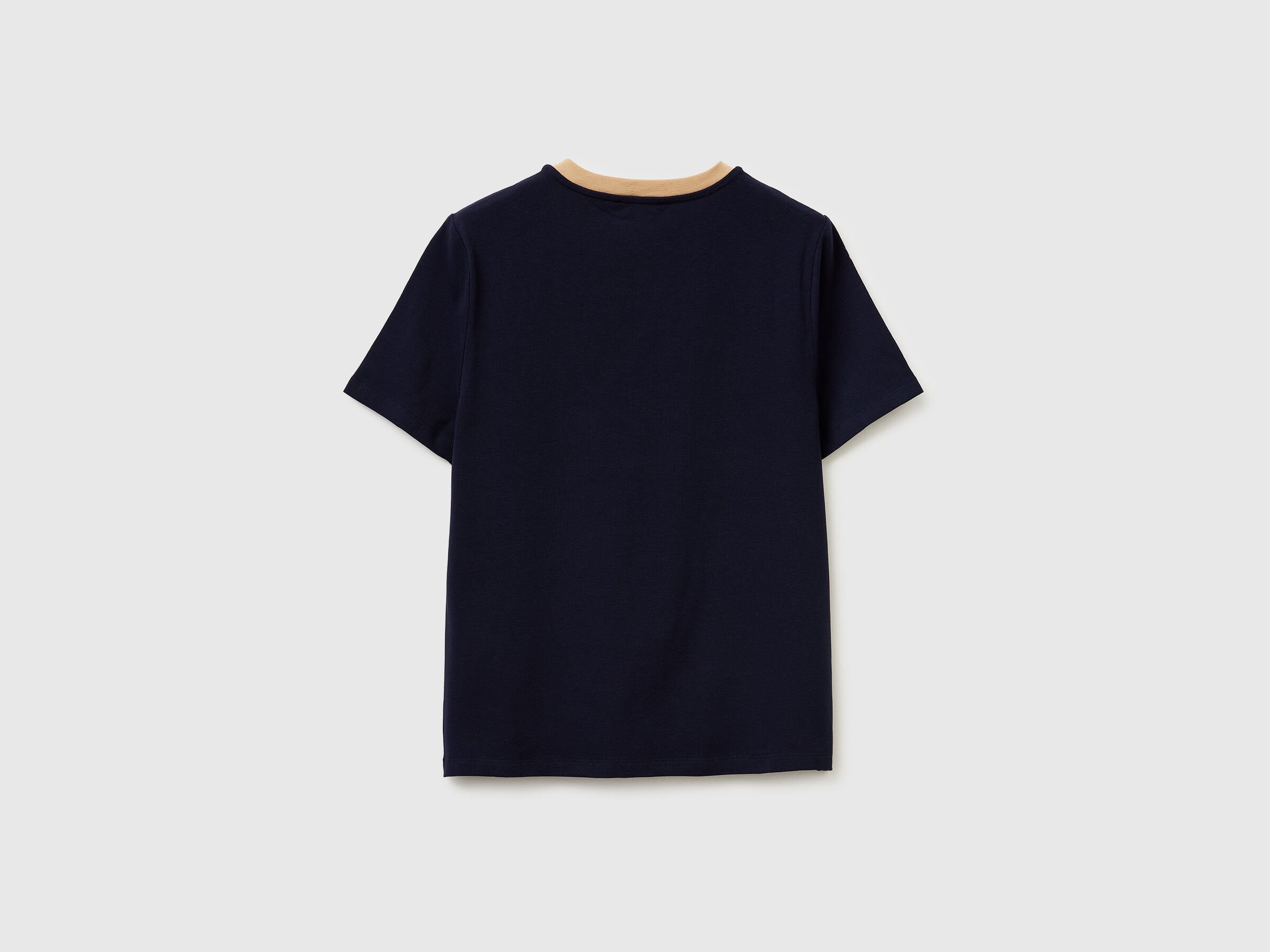 T-shirt avec écusson brodé – Image 2