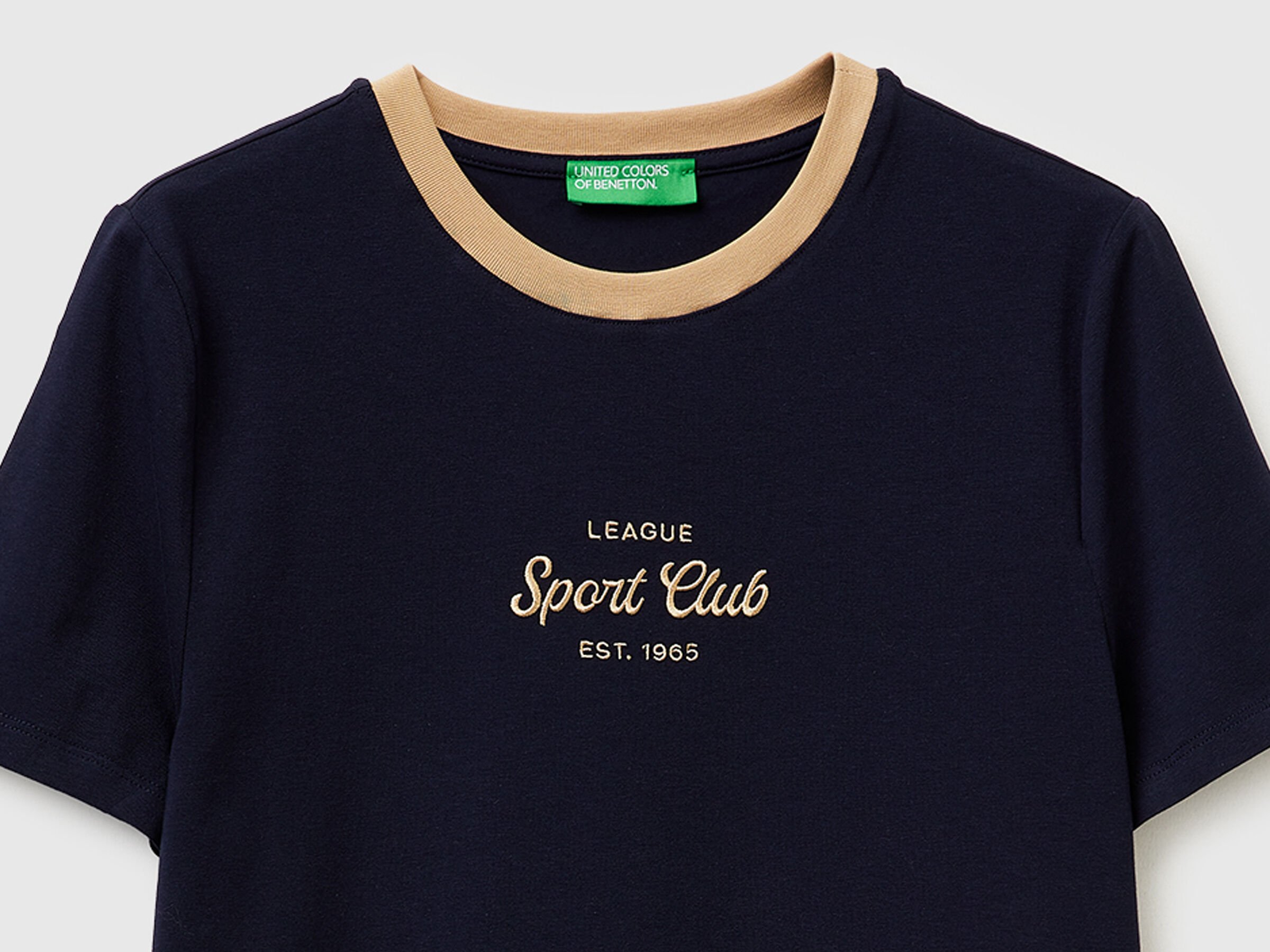 T-shirt avec écusson brodé – Image 3