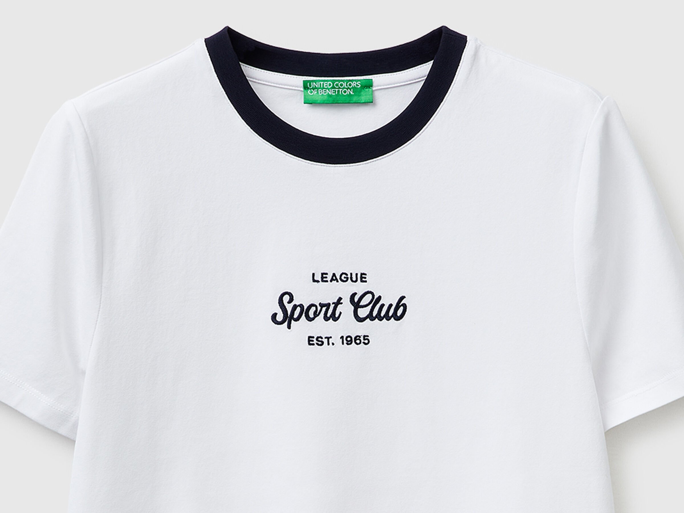 T-shirt avec écusson brodé – Image 7