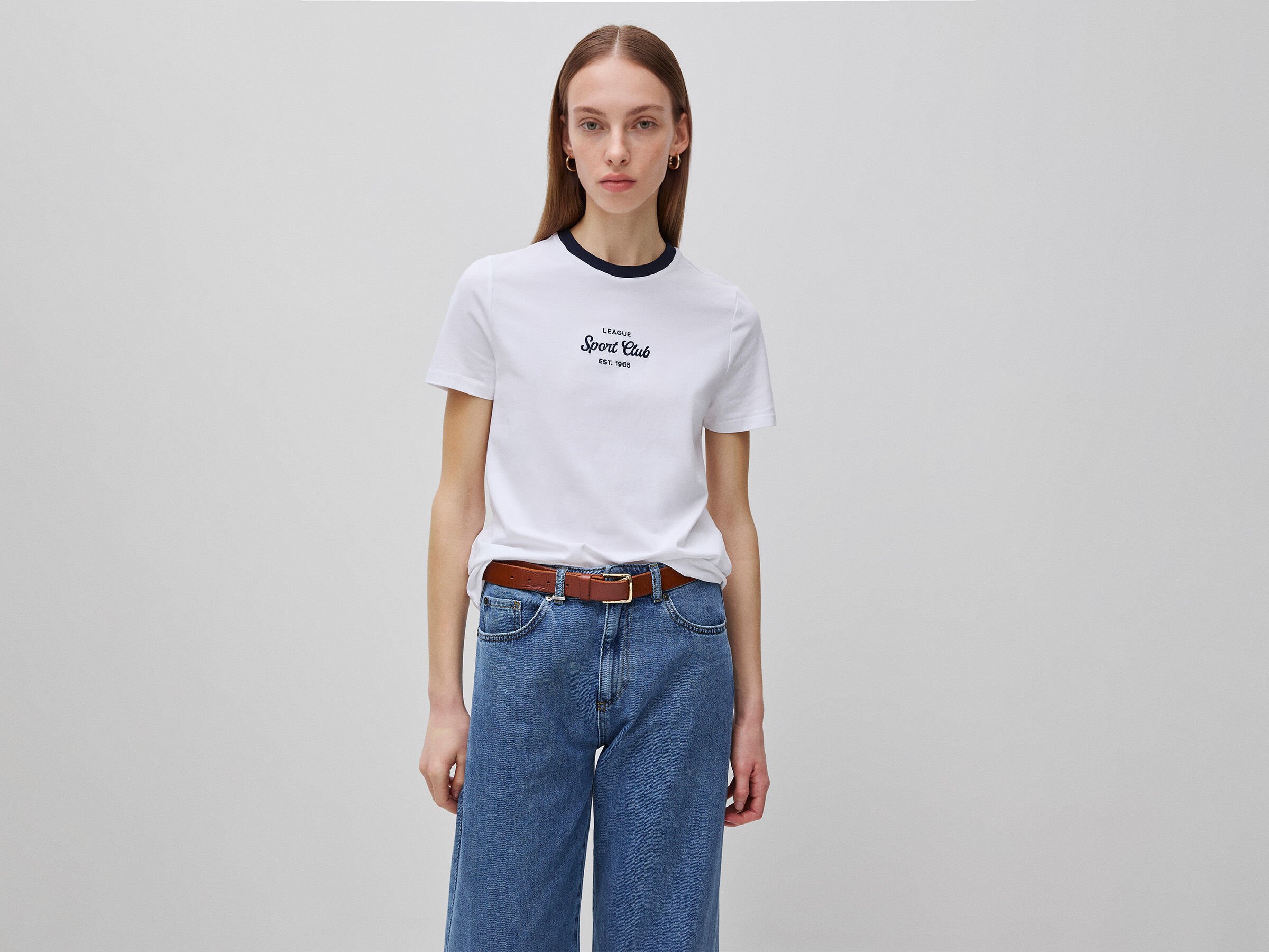T-shirt avec écusson brodé T-shirt avec écusson brodé