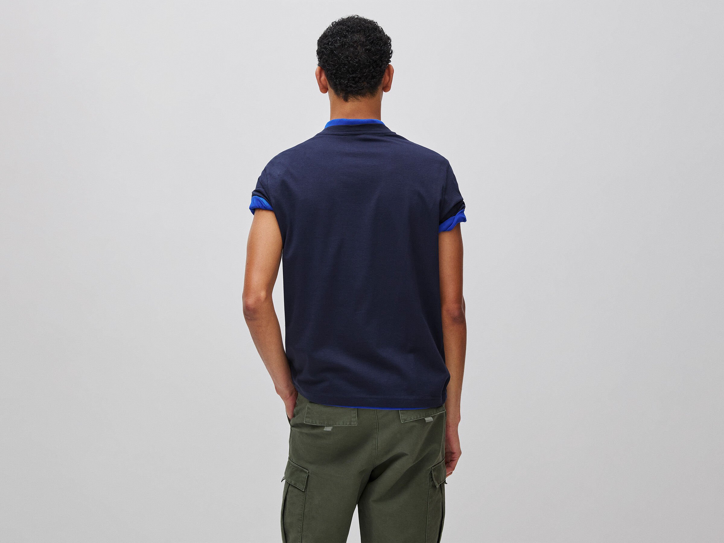 T-shirt bleu foncé – Image 2