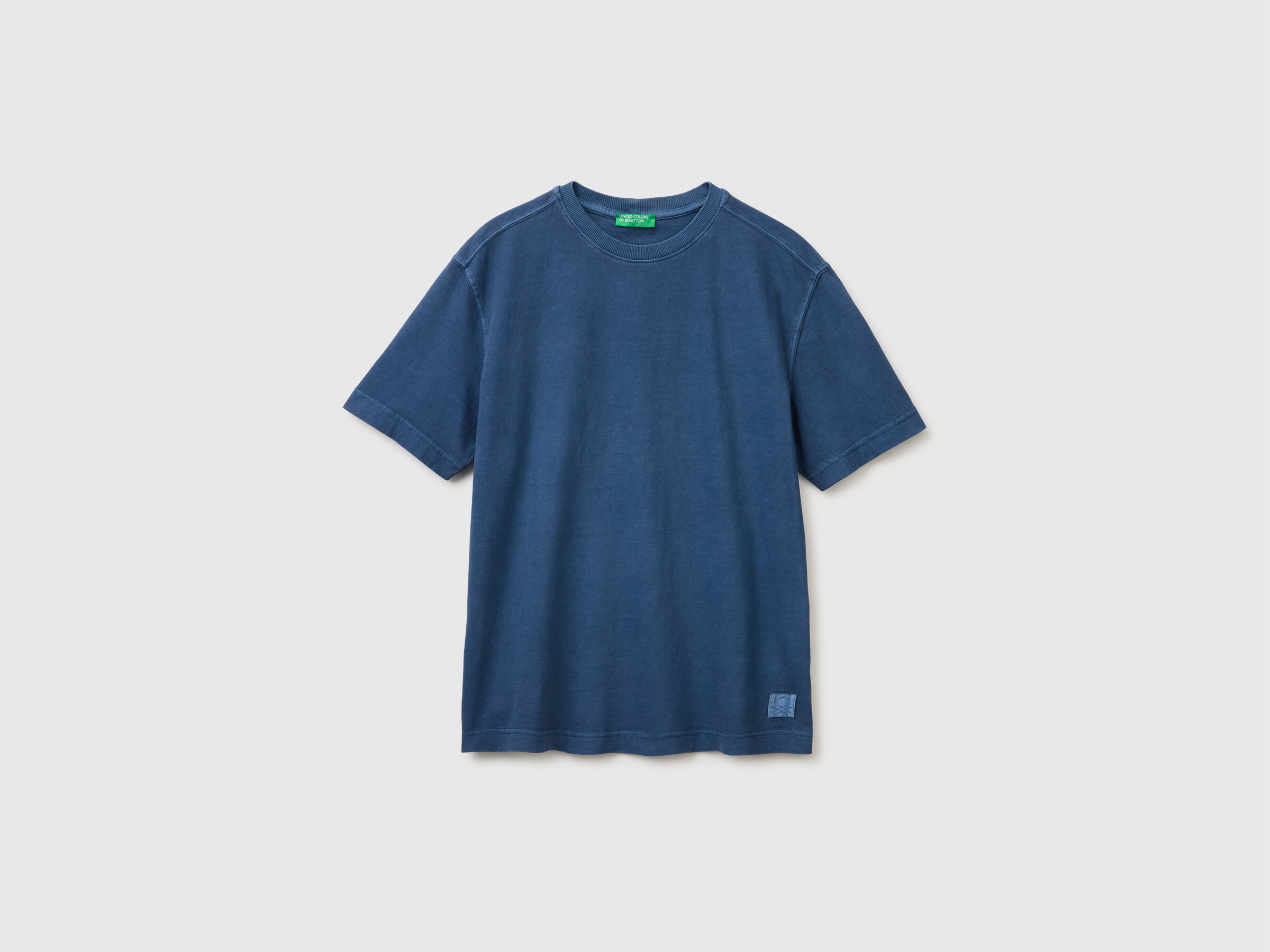 T-shirt teint avec des pigments T-shirt teint avec des pigments