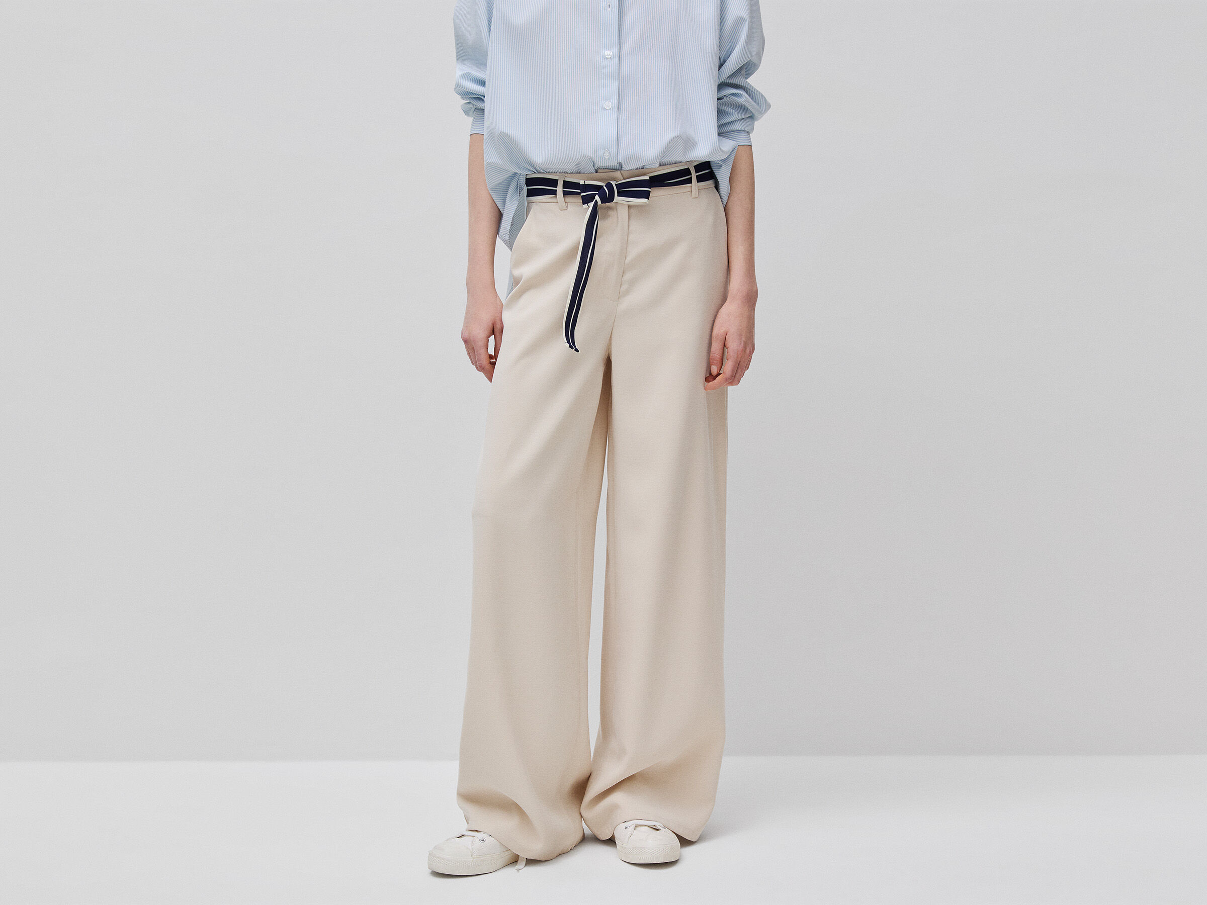 Pantalon avec ceinture rayée Pantalon avec ceinture rayée