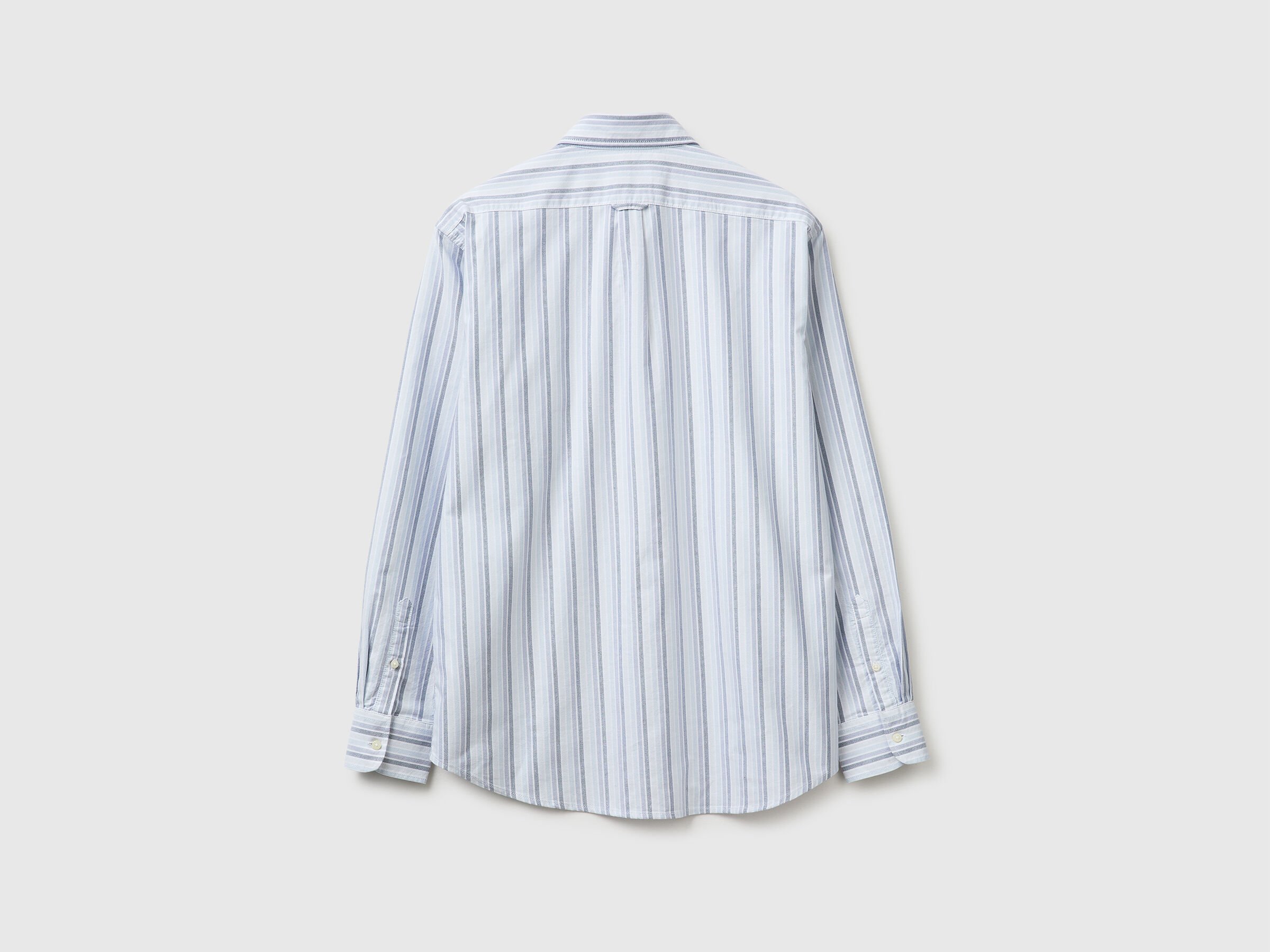 Chemise boutonnée à rayures bleu clair – Image 2