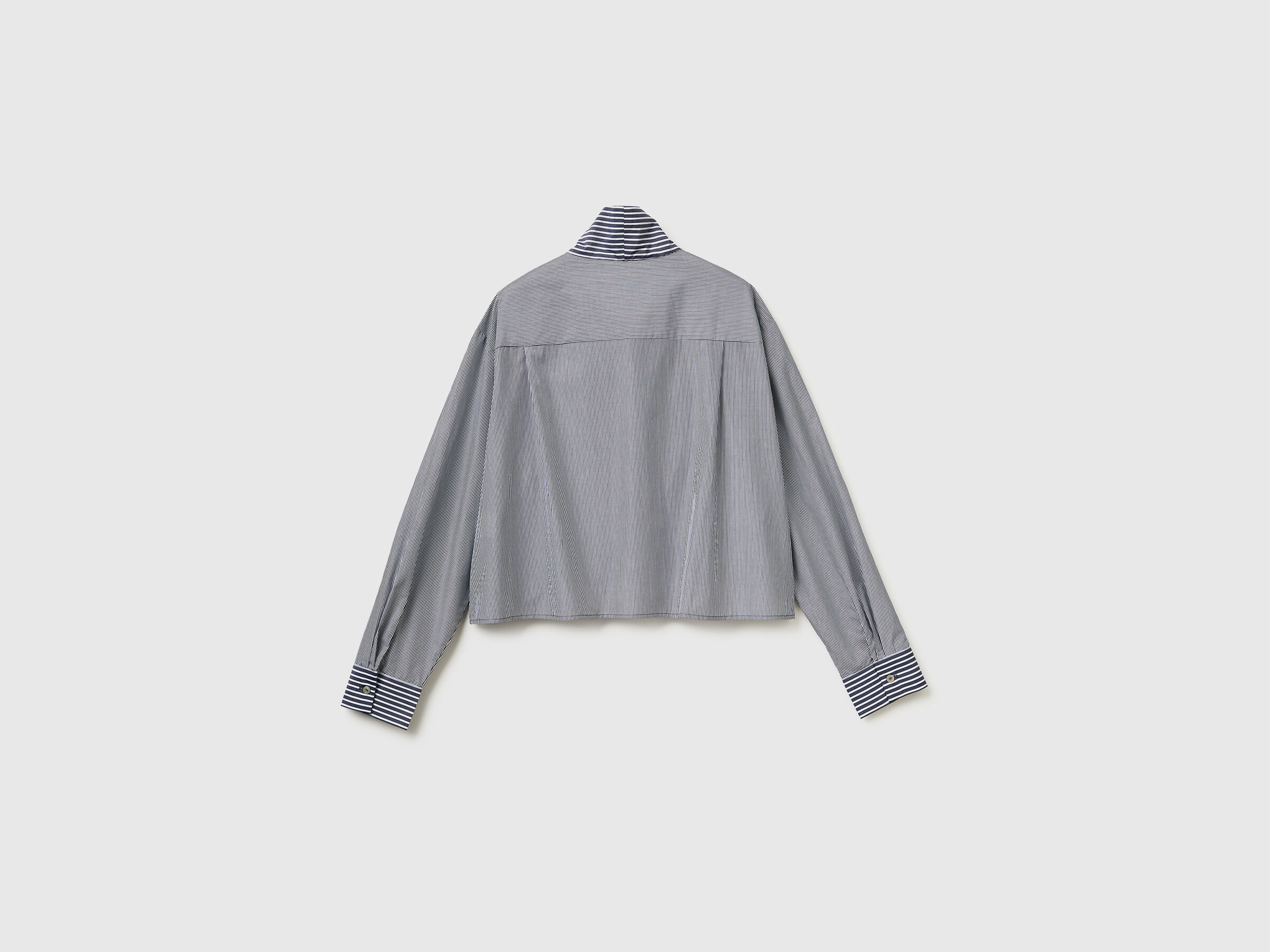 Chemise courte rayée avec nœud – Image 2