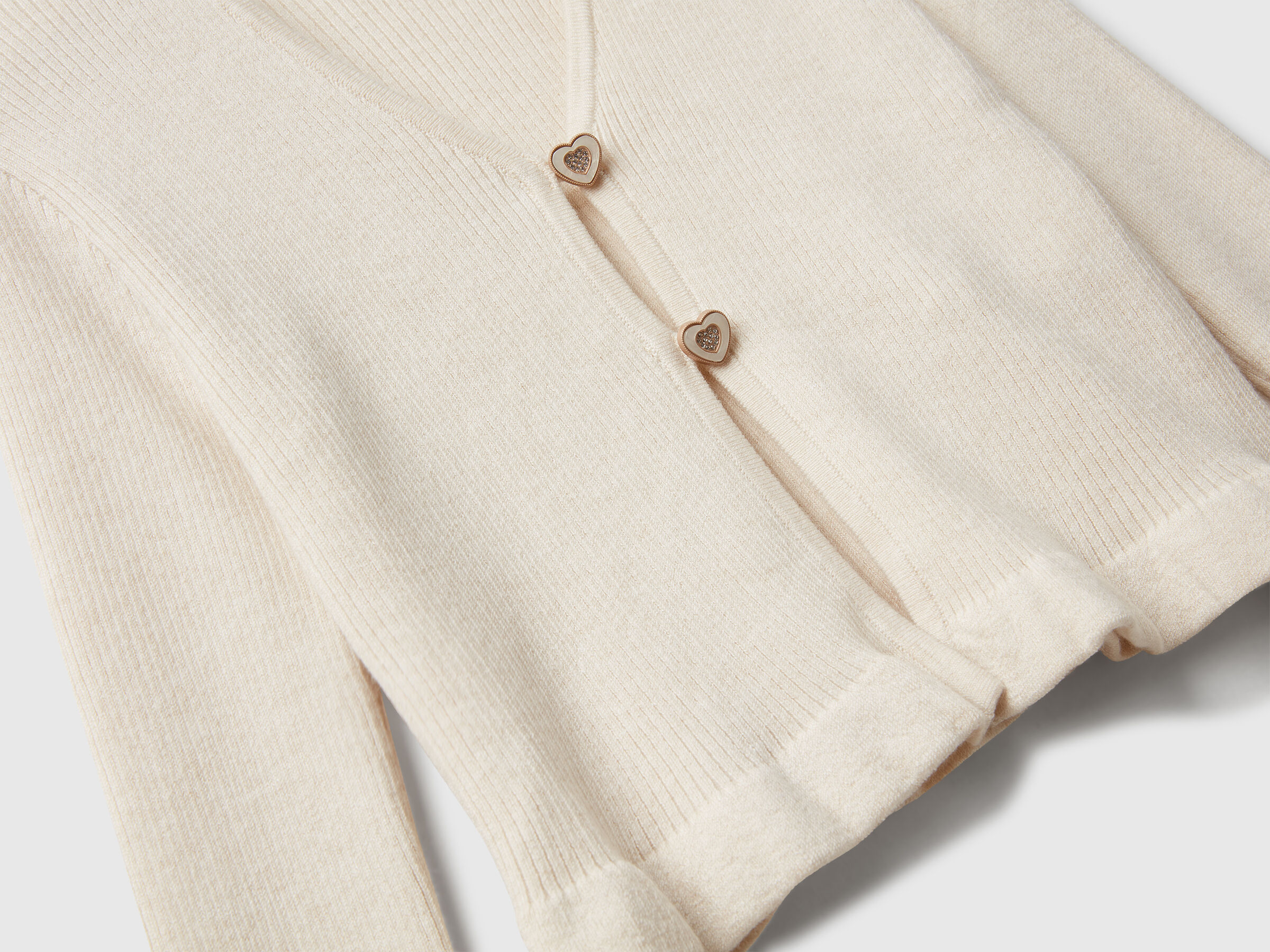 Cardigan avec boutons en forme de cœur – Image 3