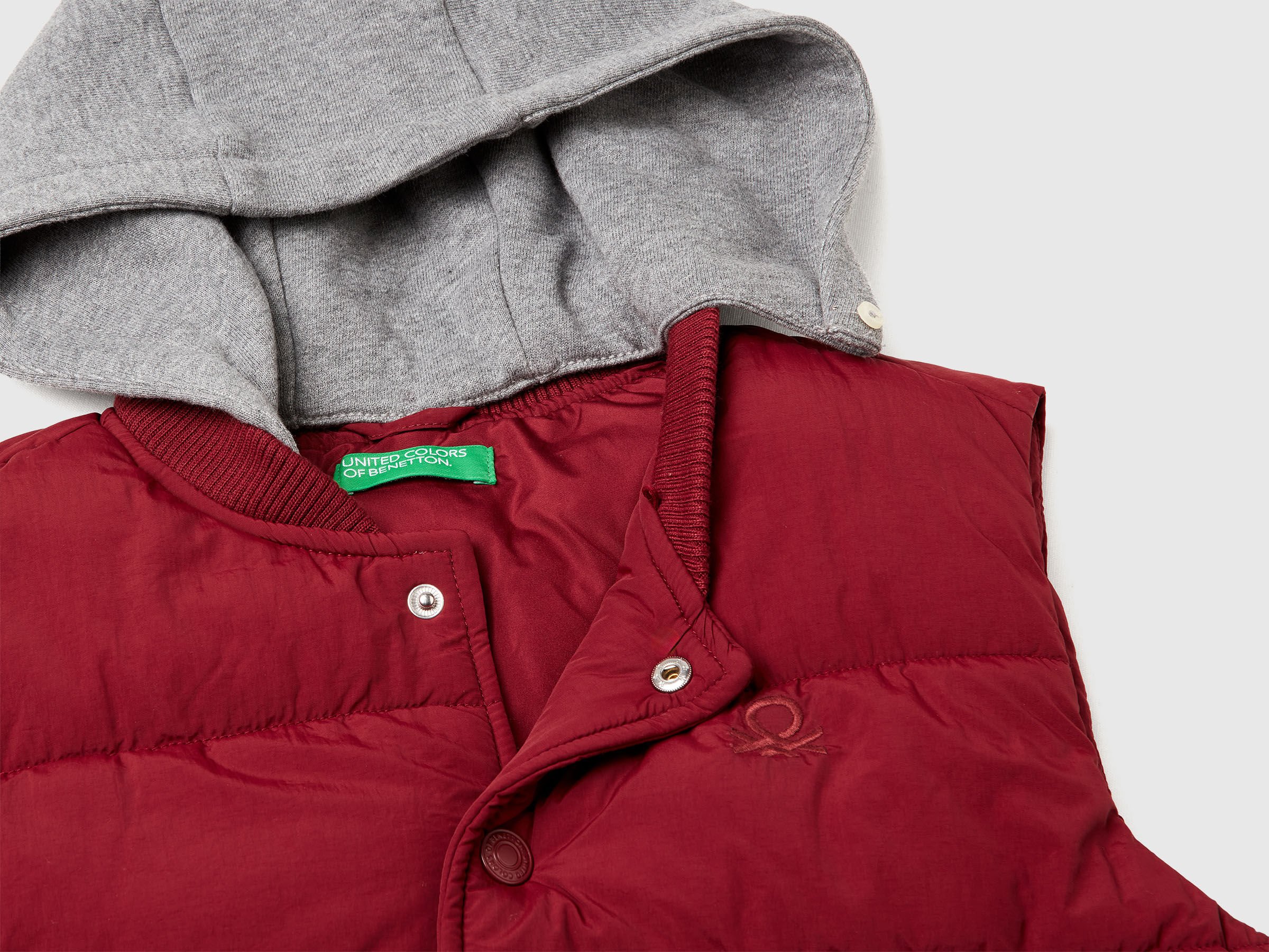 Gilet rembourré avec capuche amovible – Image 3