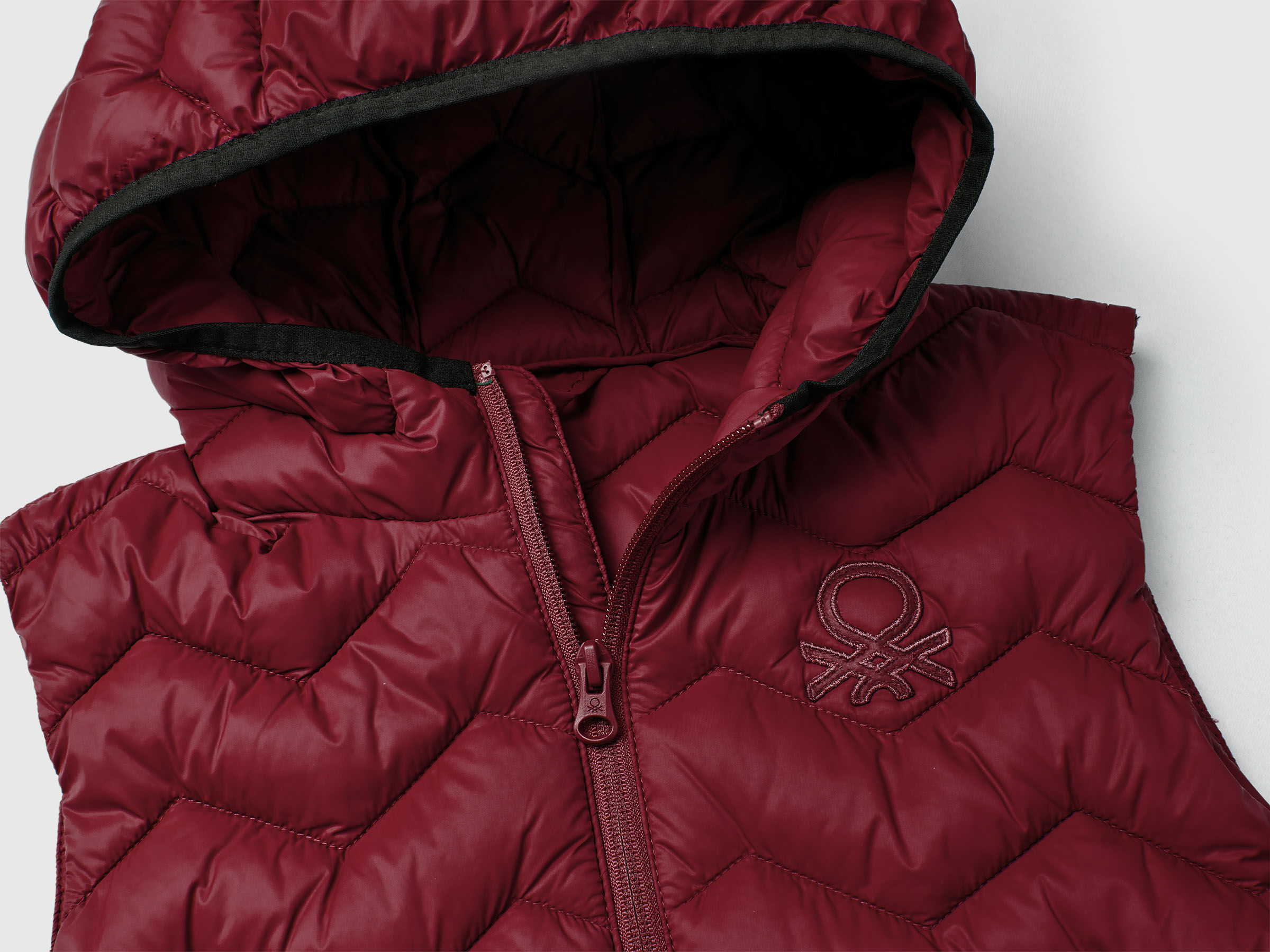 Gilet rembourré avec capuche – Image 3