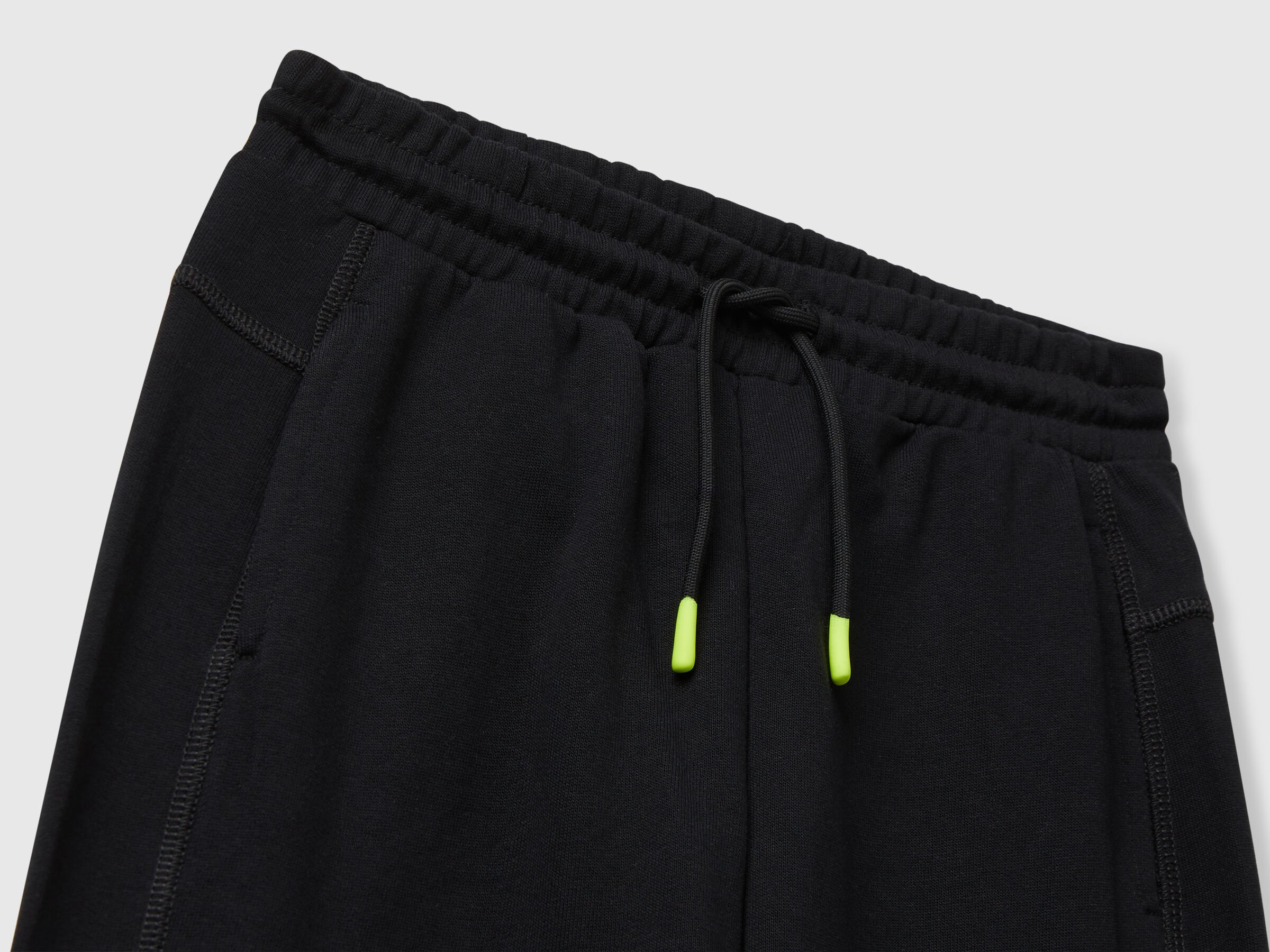 Pantalon de survêtement à imprimé graffiti – Image 3