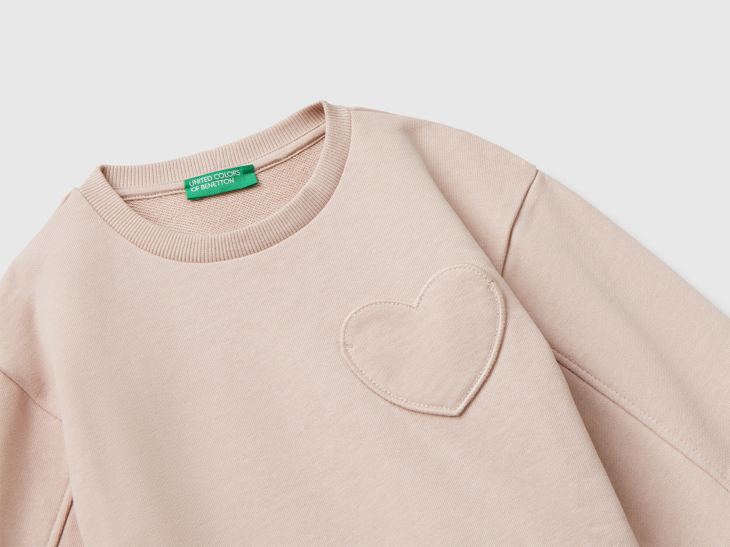 Sweat-shirt avec patch coeur – Image 3