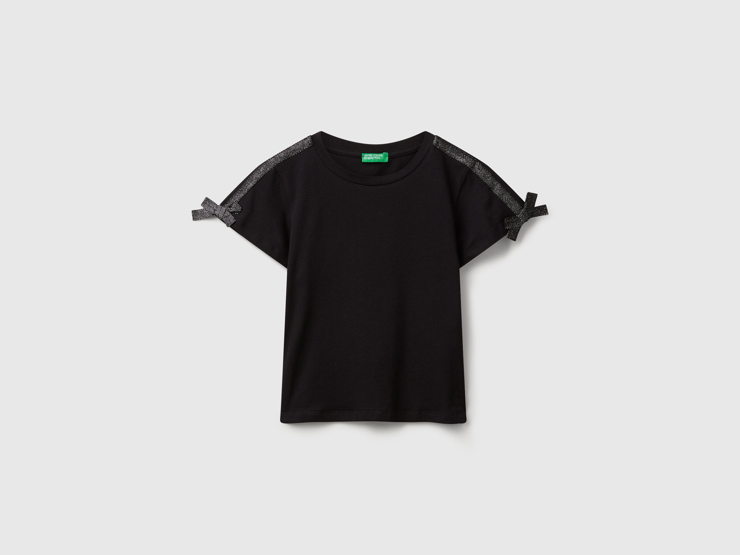 T-shirt avec nœuds T-shirt avec nœuds