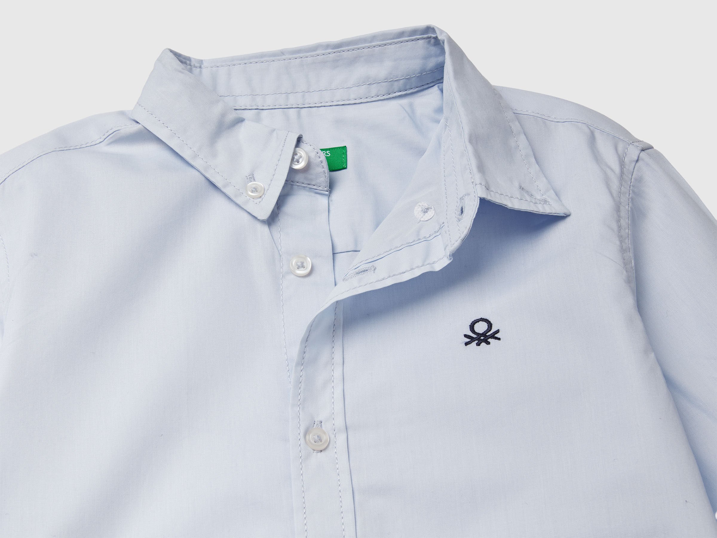 Chemise boutonnée bleu clair – Image 3