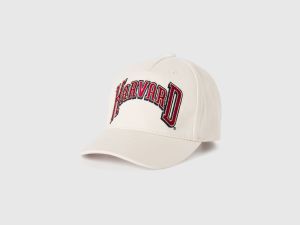 Casquette avec broderie ©Université de Harvard Casquette avec broderie ©Université de Harvard
