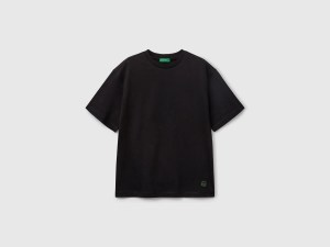 T-shirt noir avec impression au dos T-shirt noir avec impression au dos