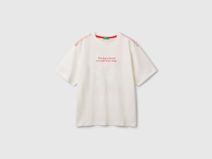 T-shirt avec slogan imprimé et broderie T-shirt avec slogan imprimé et broderie