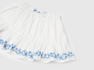 Jupe rayée avec broderie florale Jupe rayée avec broderie florale