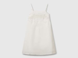 Robe avec haut brodé Robe avec haut brodé
