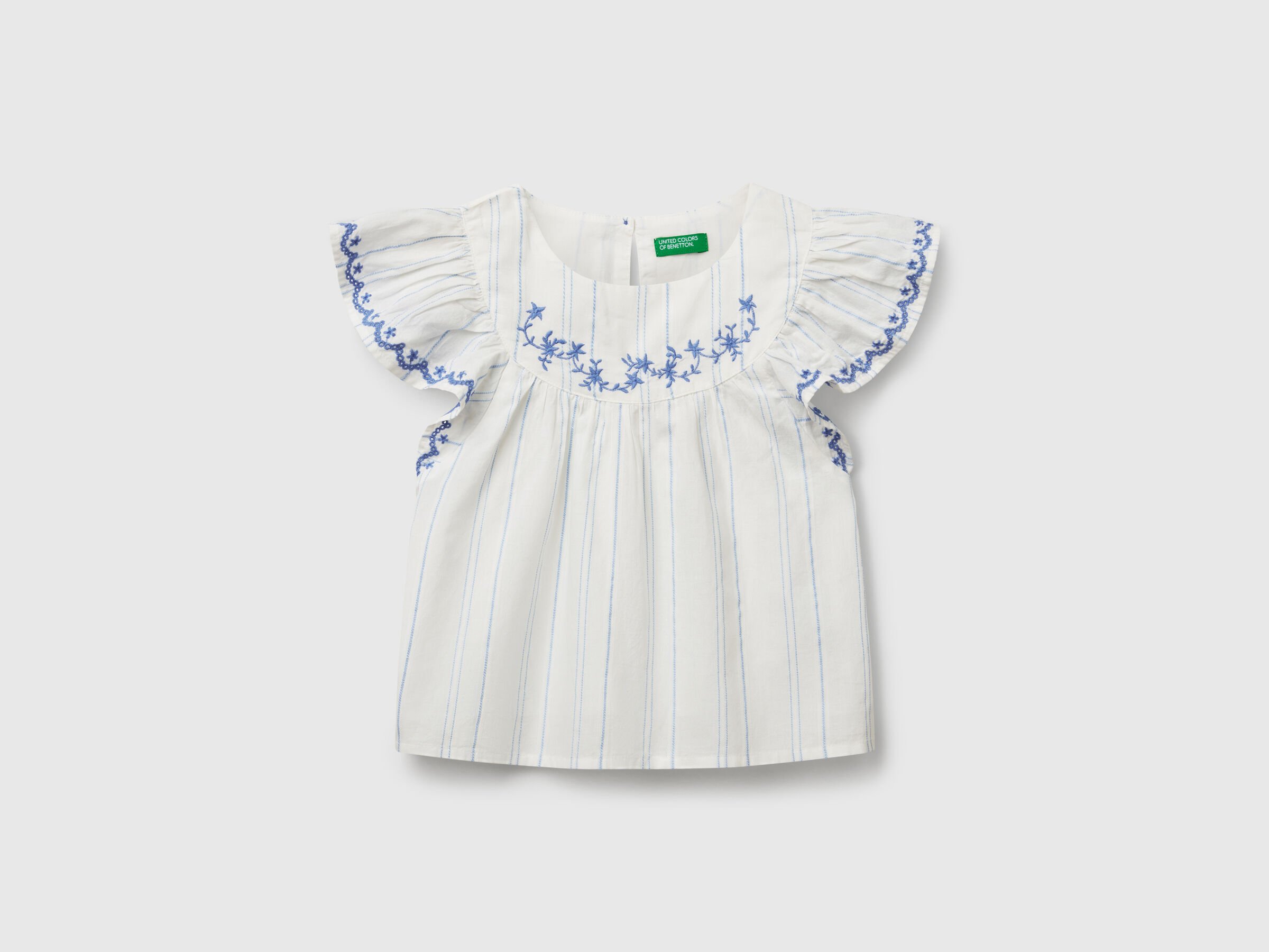 Blouse avec broderie florale Blouse avec broderie florale