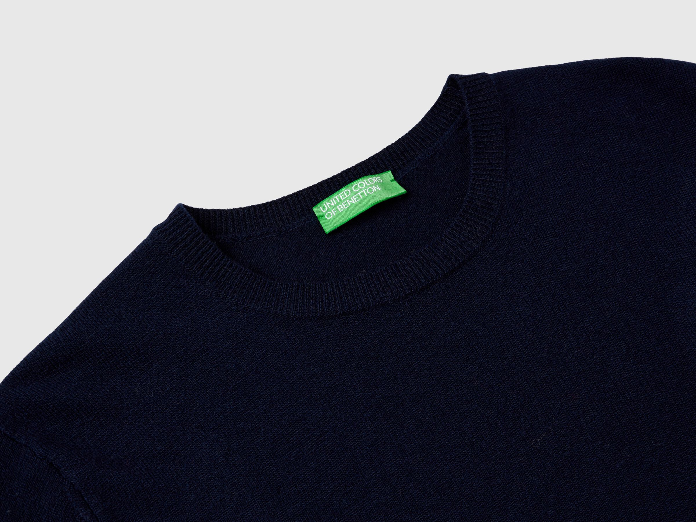 Pull bleu nuit à col rond en laine mérinos – Image 7