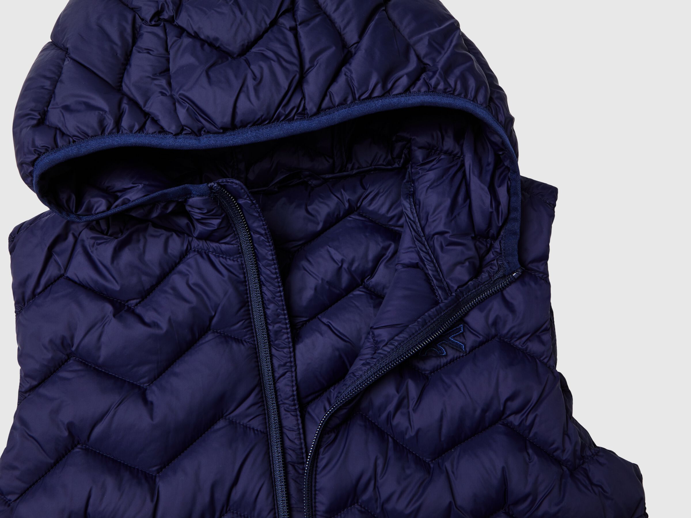Gilet rembourré avec capuche – Image 3